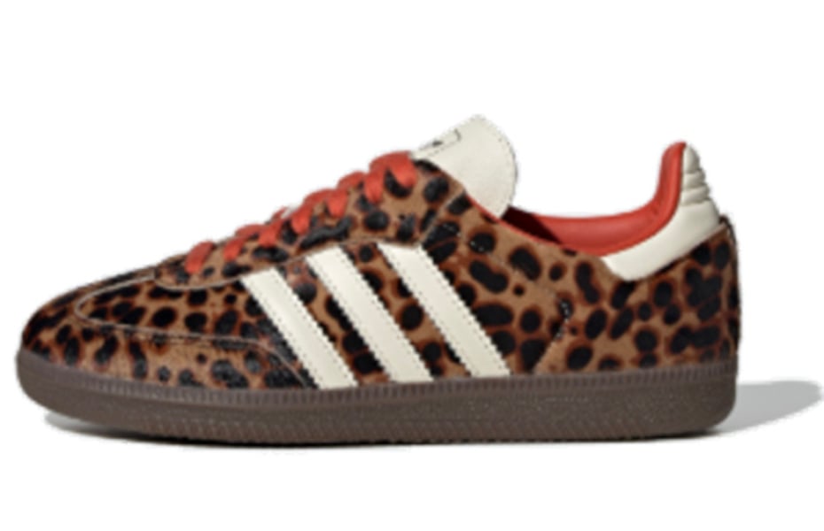 アニマル柄のスニーカー