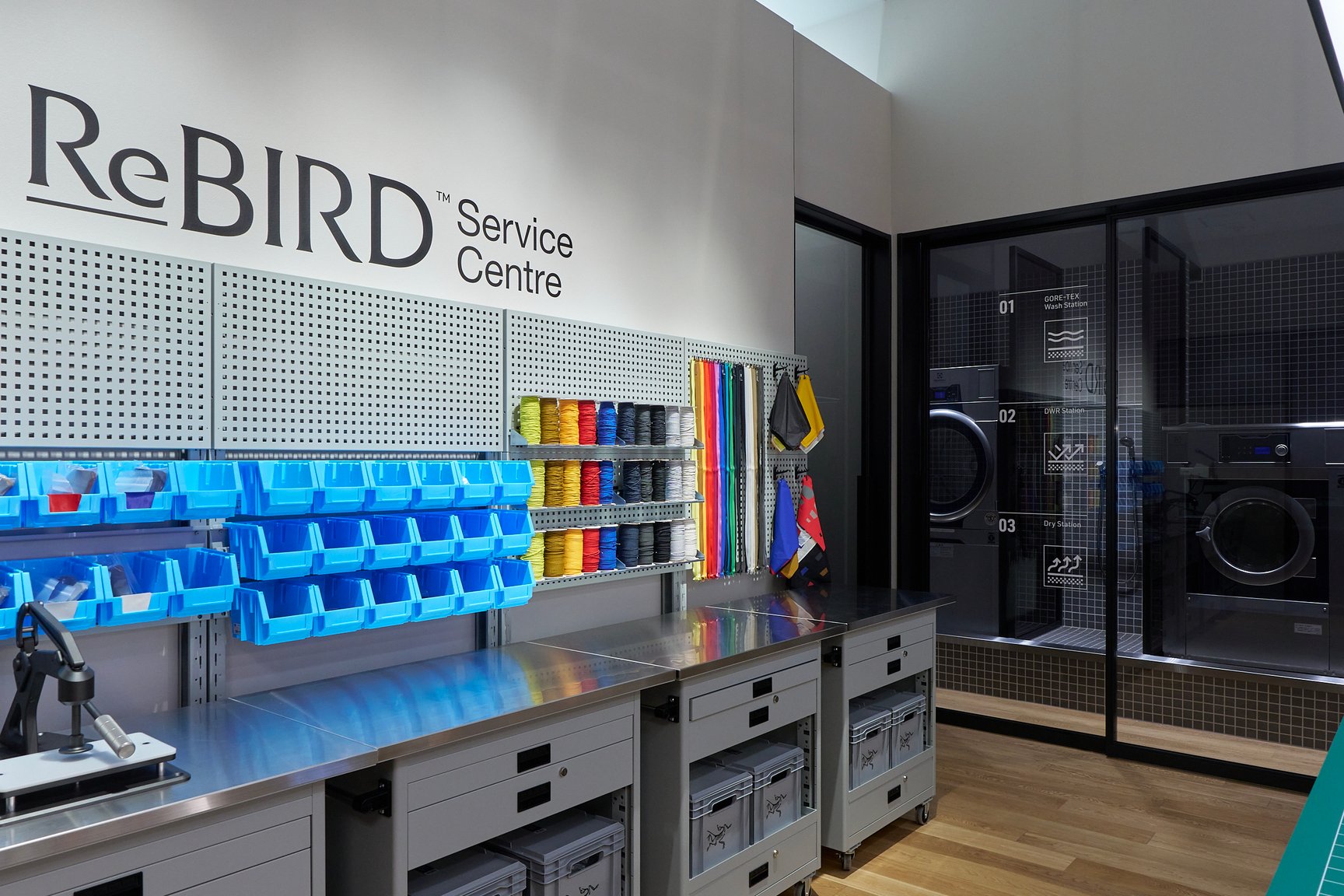 アークテリクス 池袋東武ブランドストアの店内