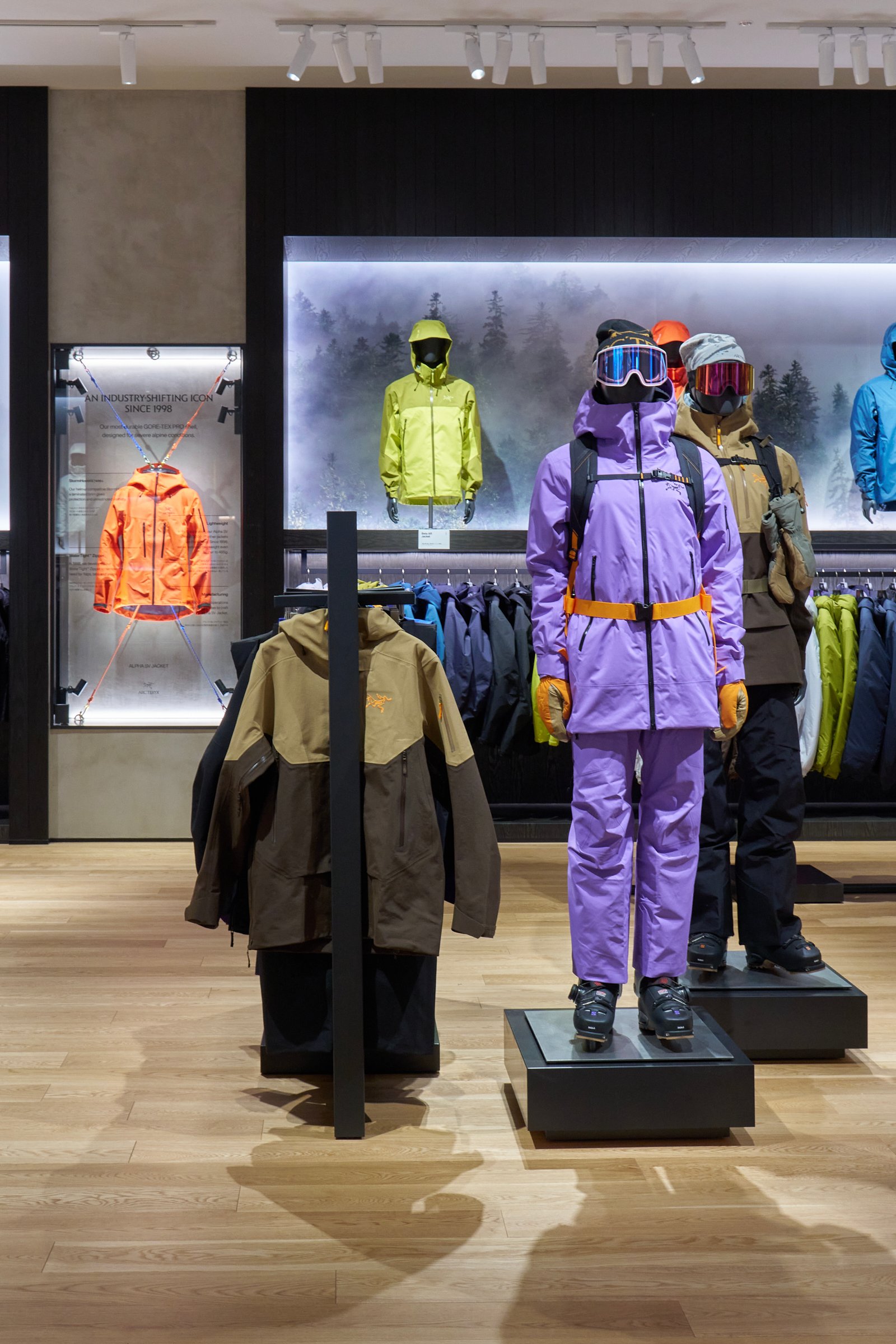 アークテリクス 池袋東武ブランドストアの店内