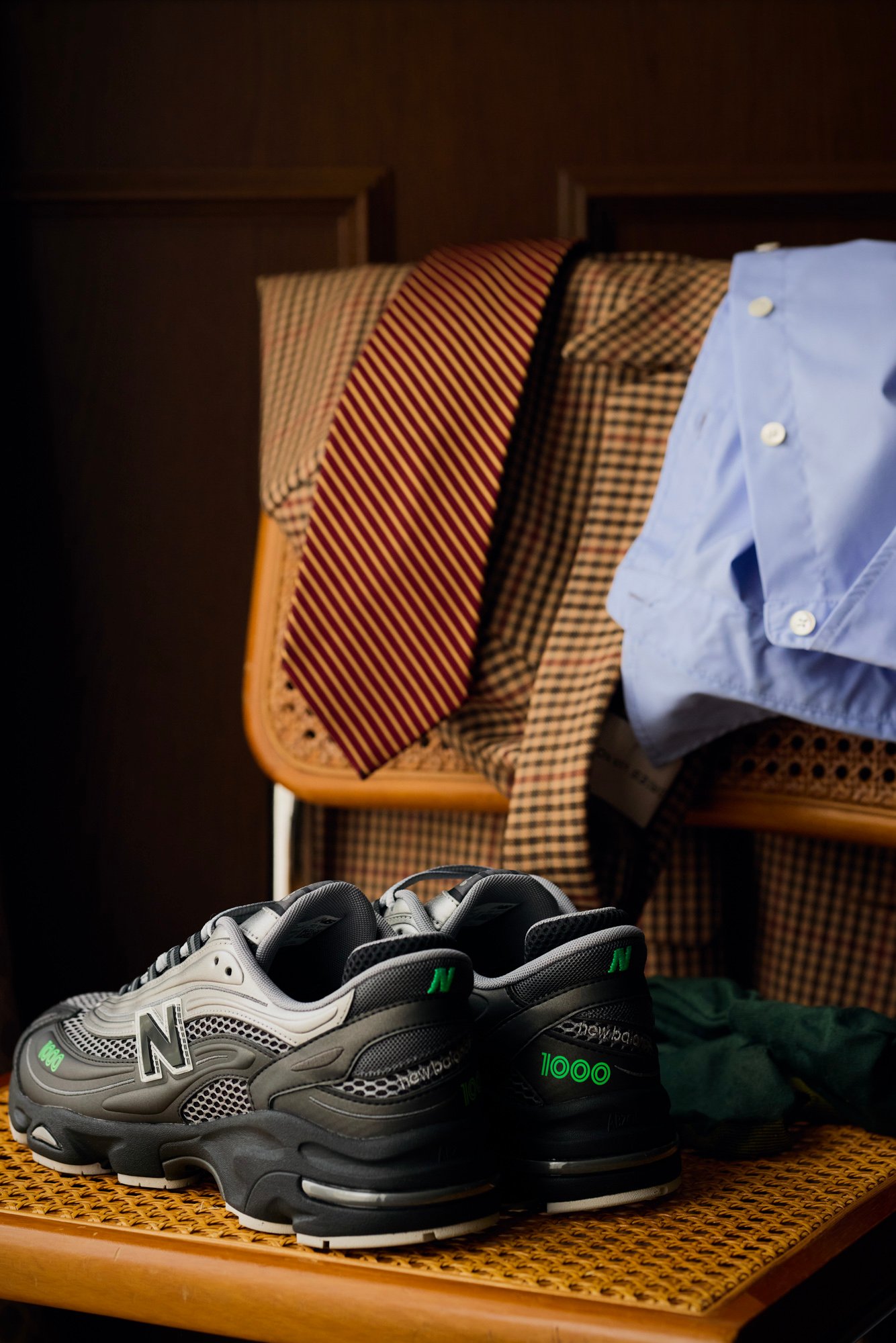 ニューバランスのグレーのスニーカー