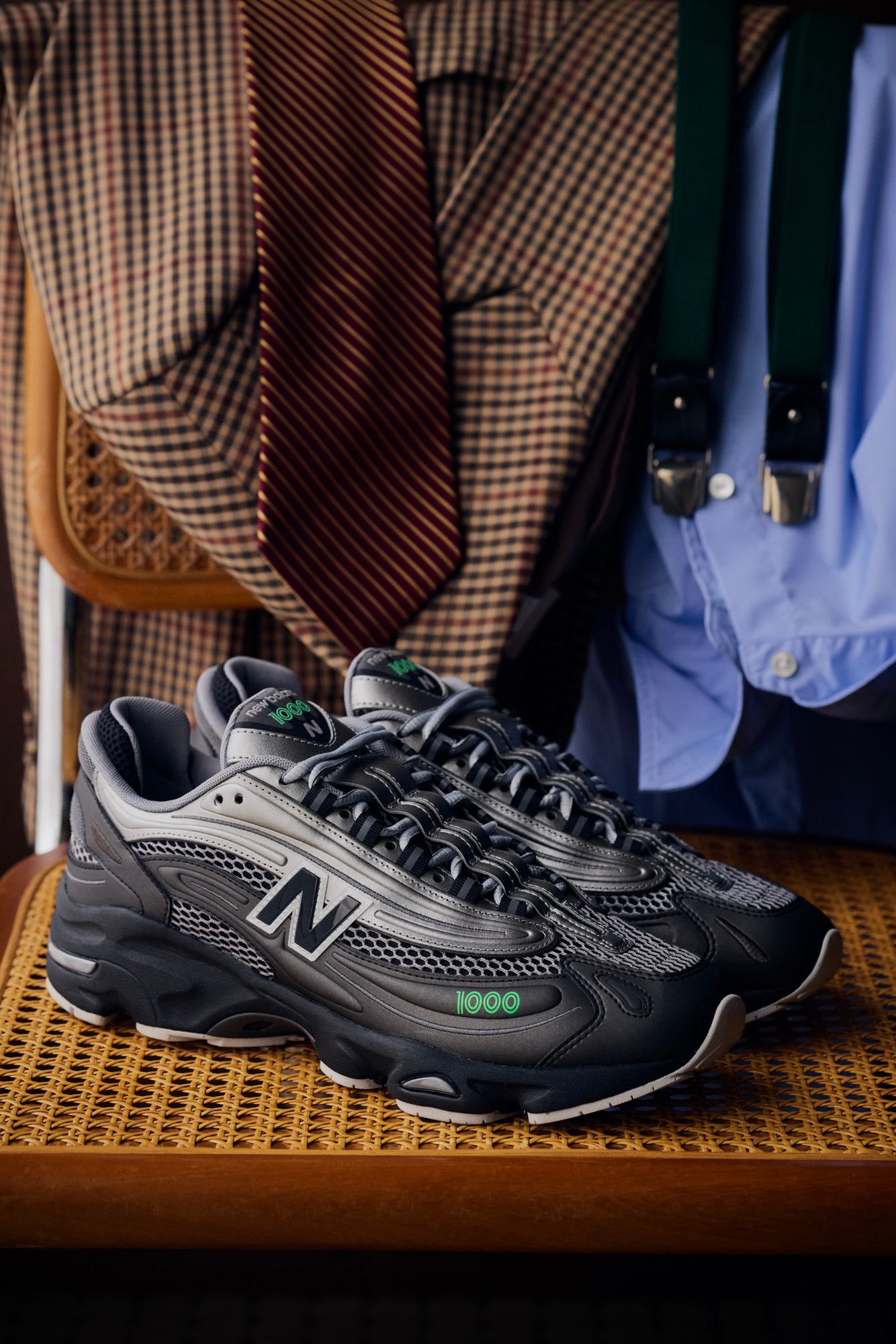 ニューバランスのグレーのスニーカー