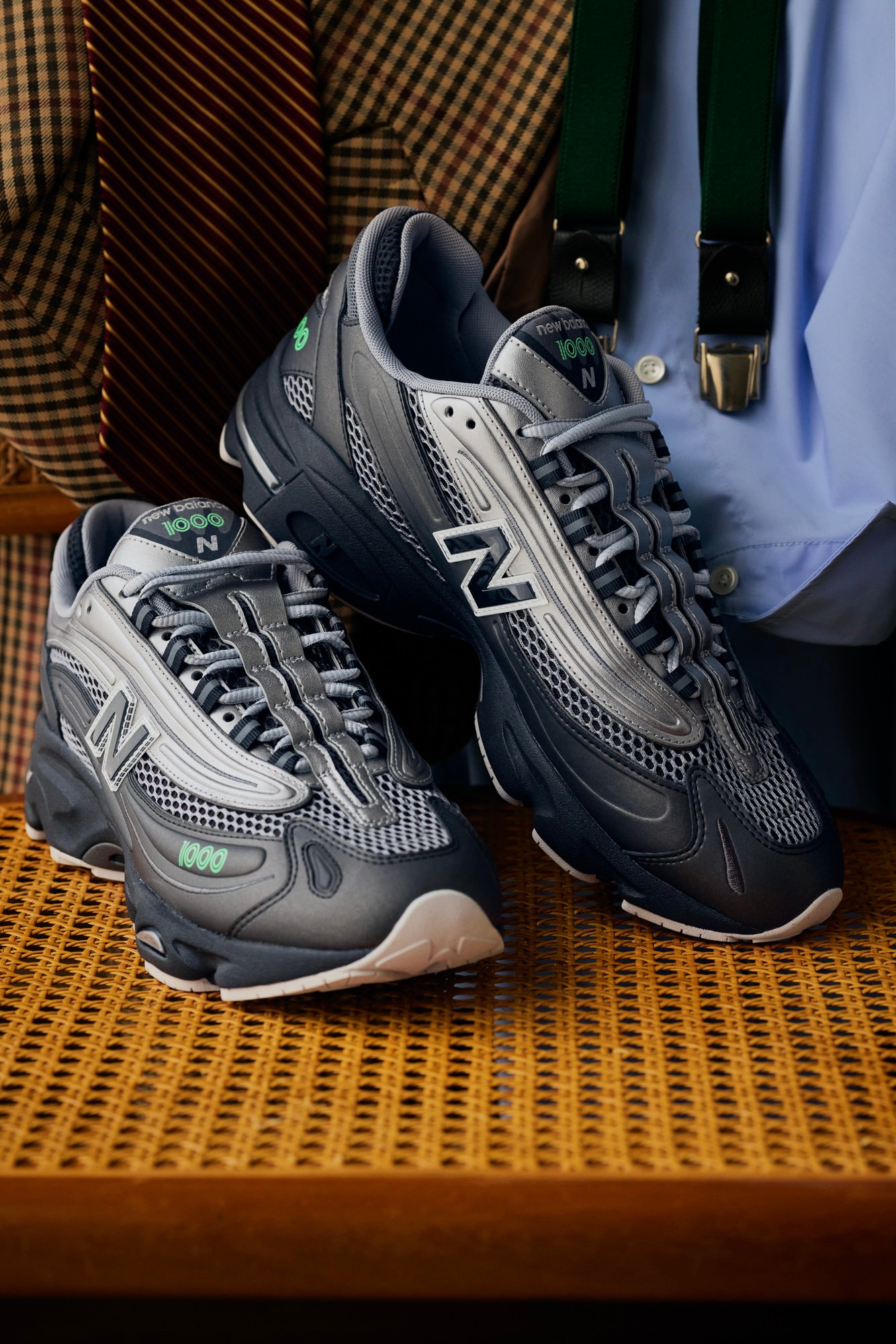 ニューバランスのグレーのスニーカー