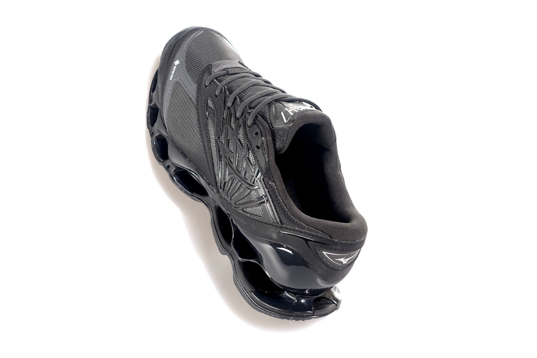 黒いスニーカー