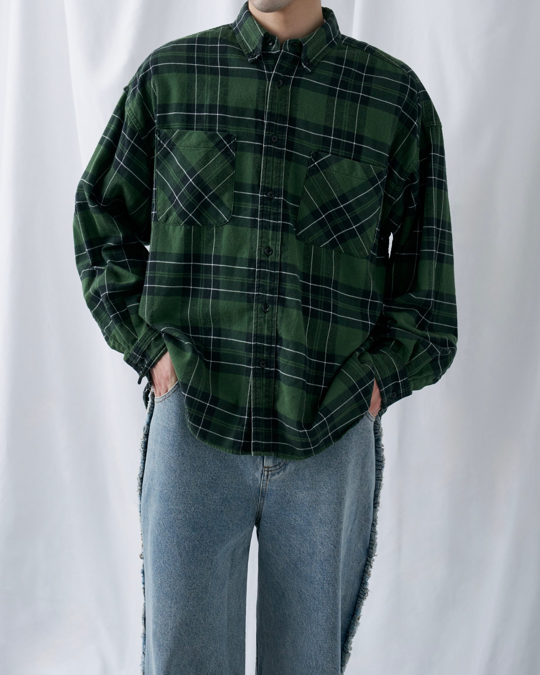 アンスクリアのシャツ