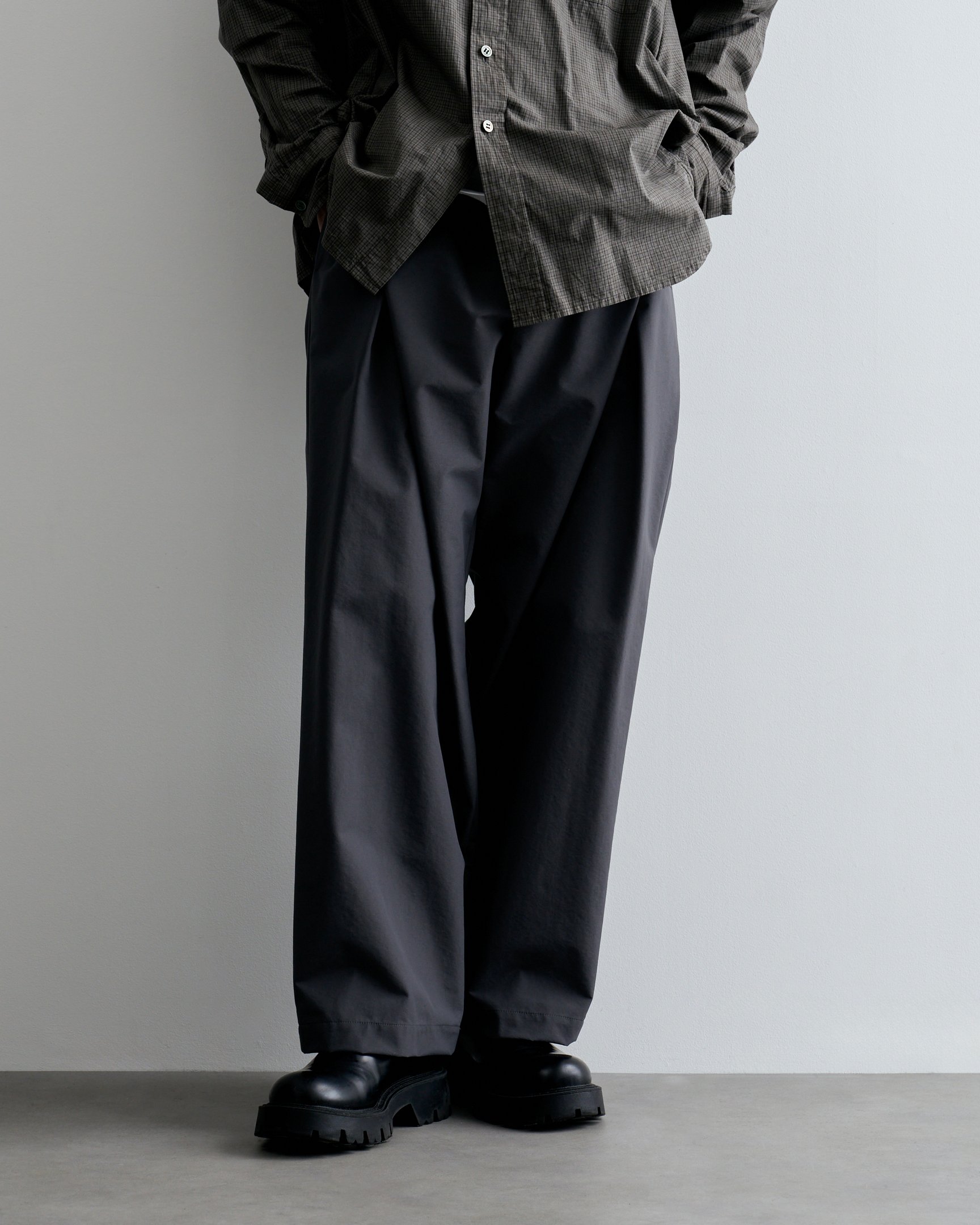 ヨシオクボのナイロンパンツ