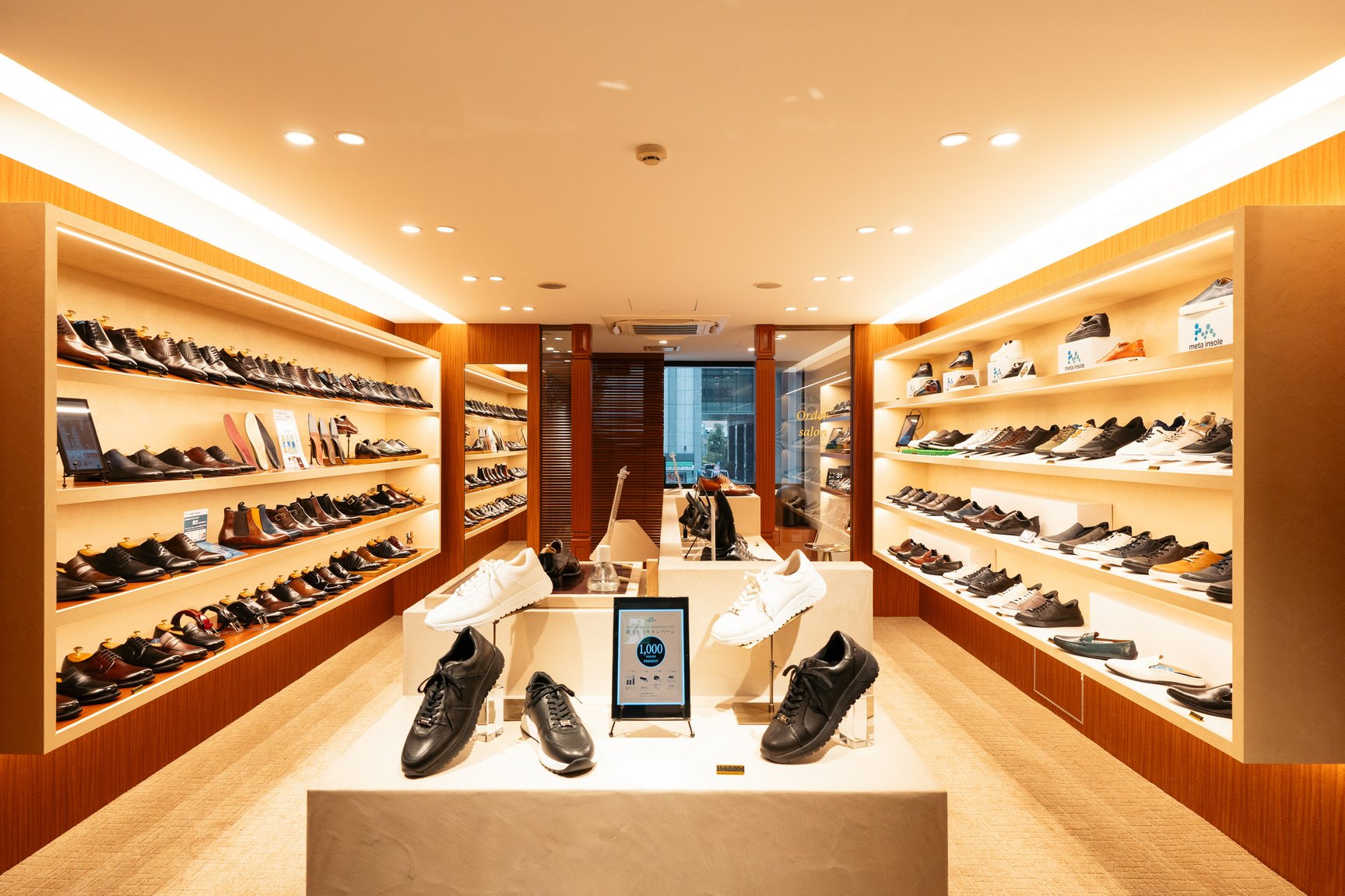 マドラス 銀座店の店内