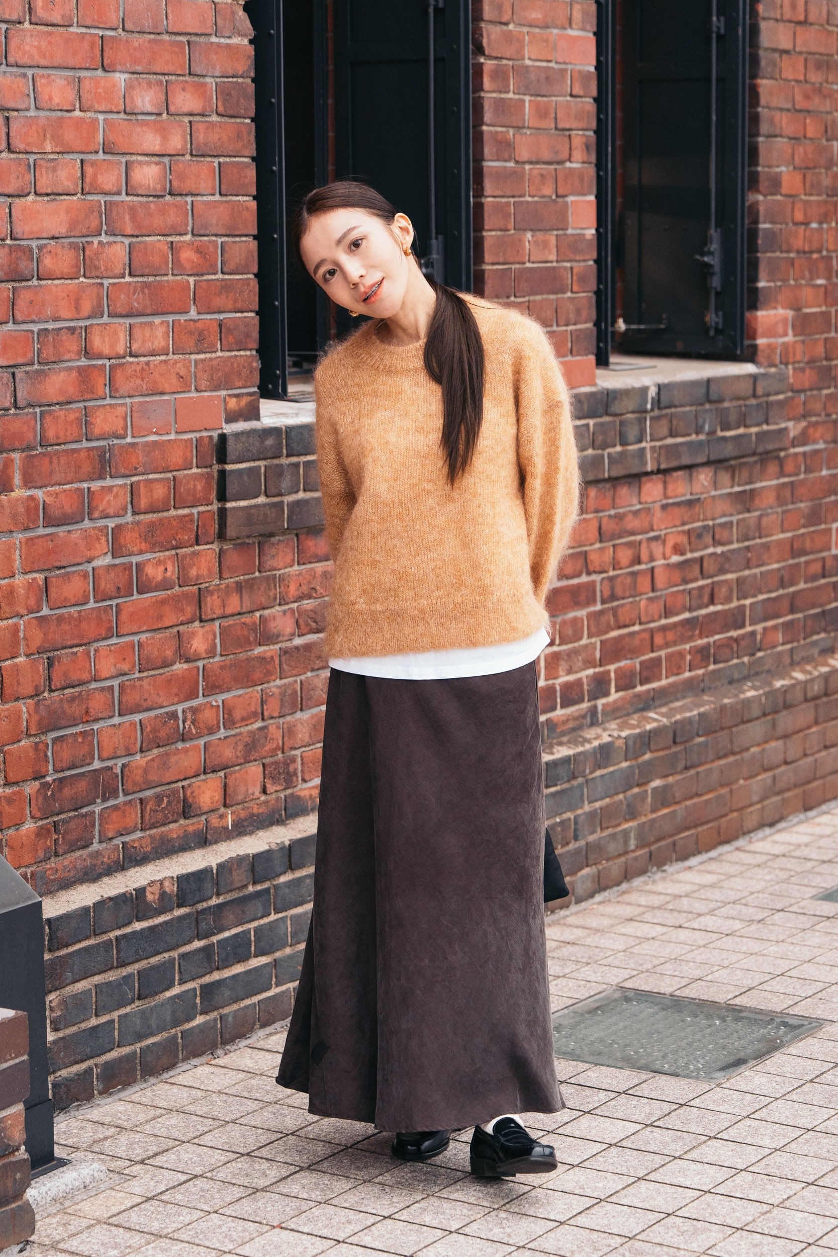 革靴を履いたモデル