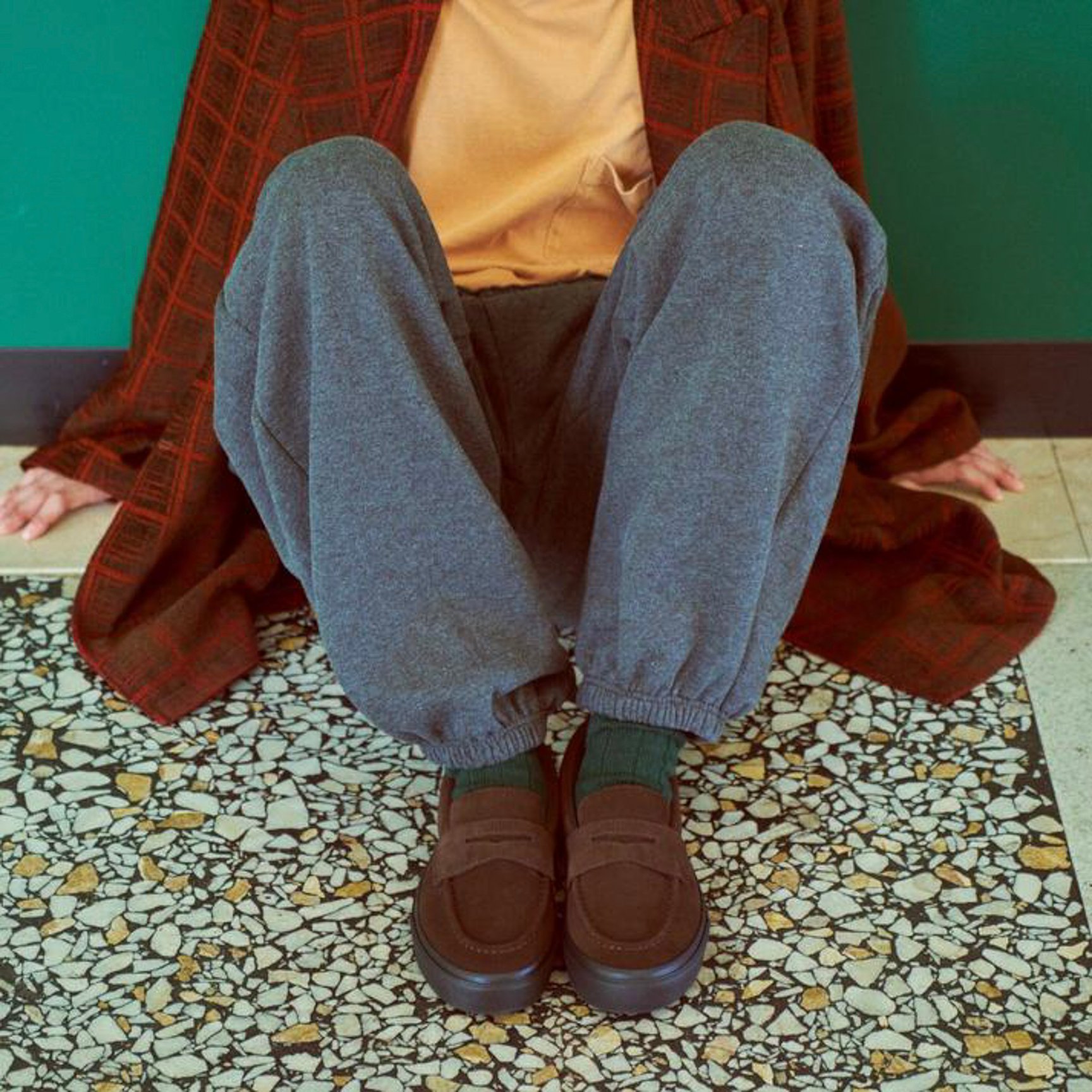 ブラウンのローファー