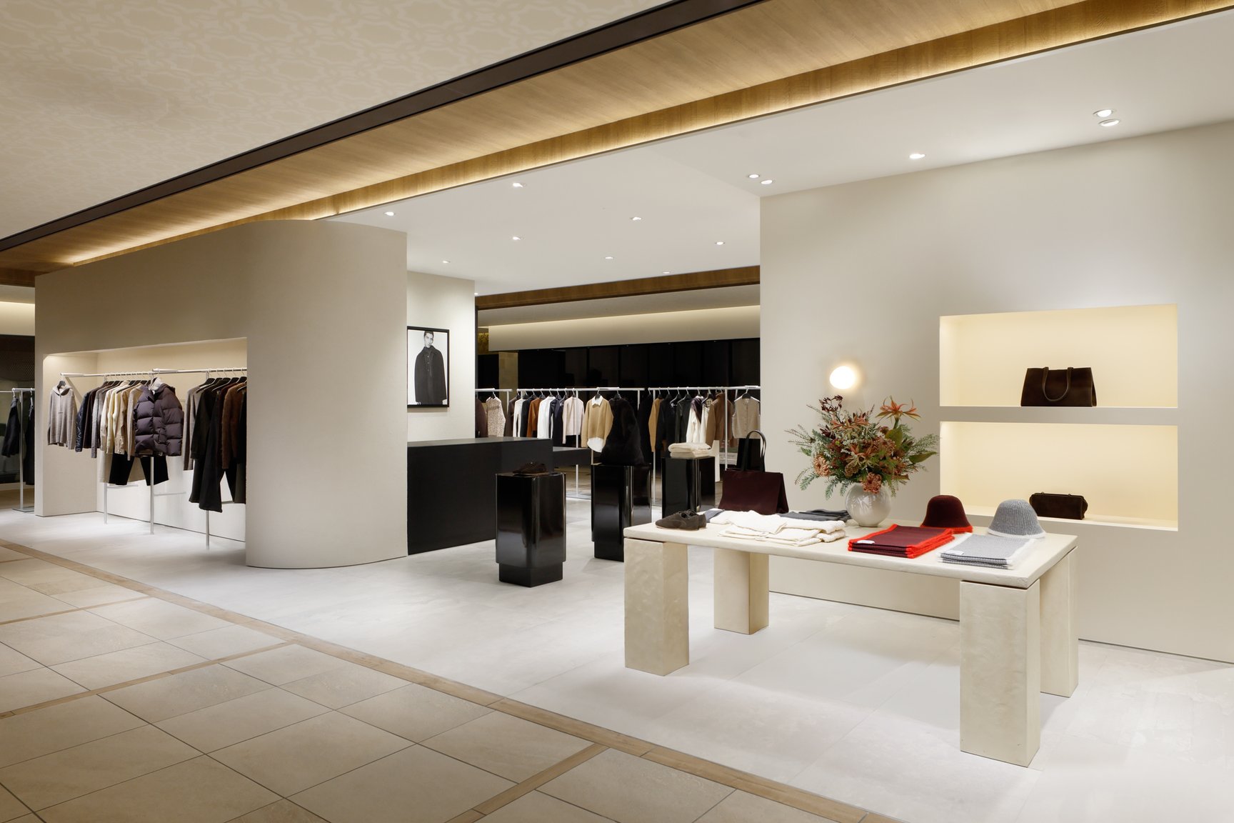 大丸心斎橋のコス新店画像