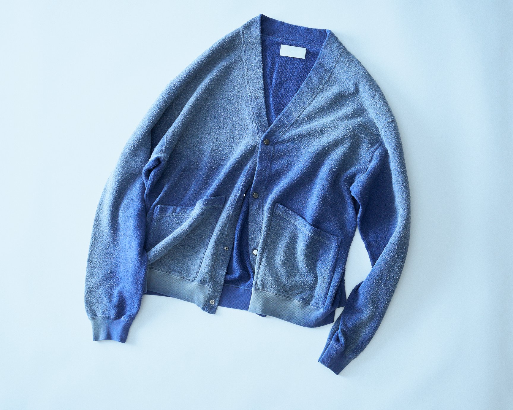 パラトレイトのカーディガン