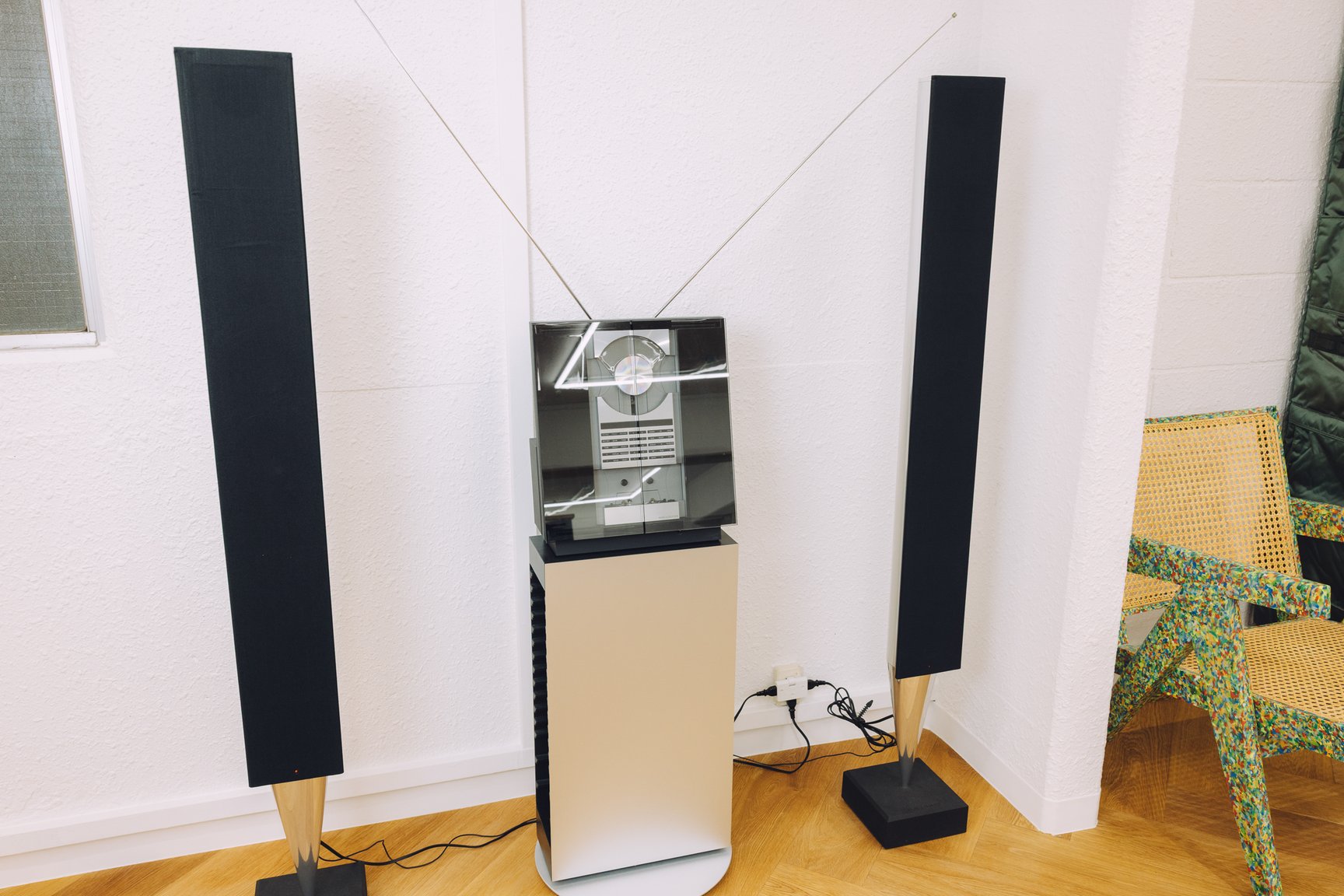 石川涼の新オフィスの室内画像