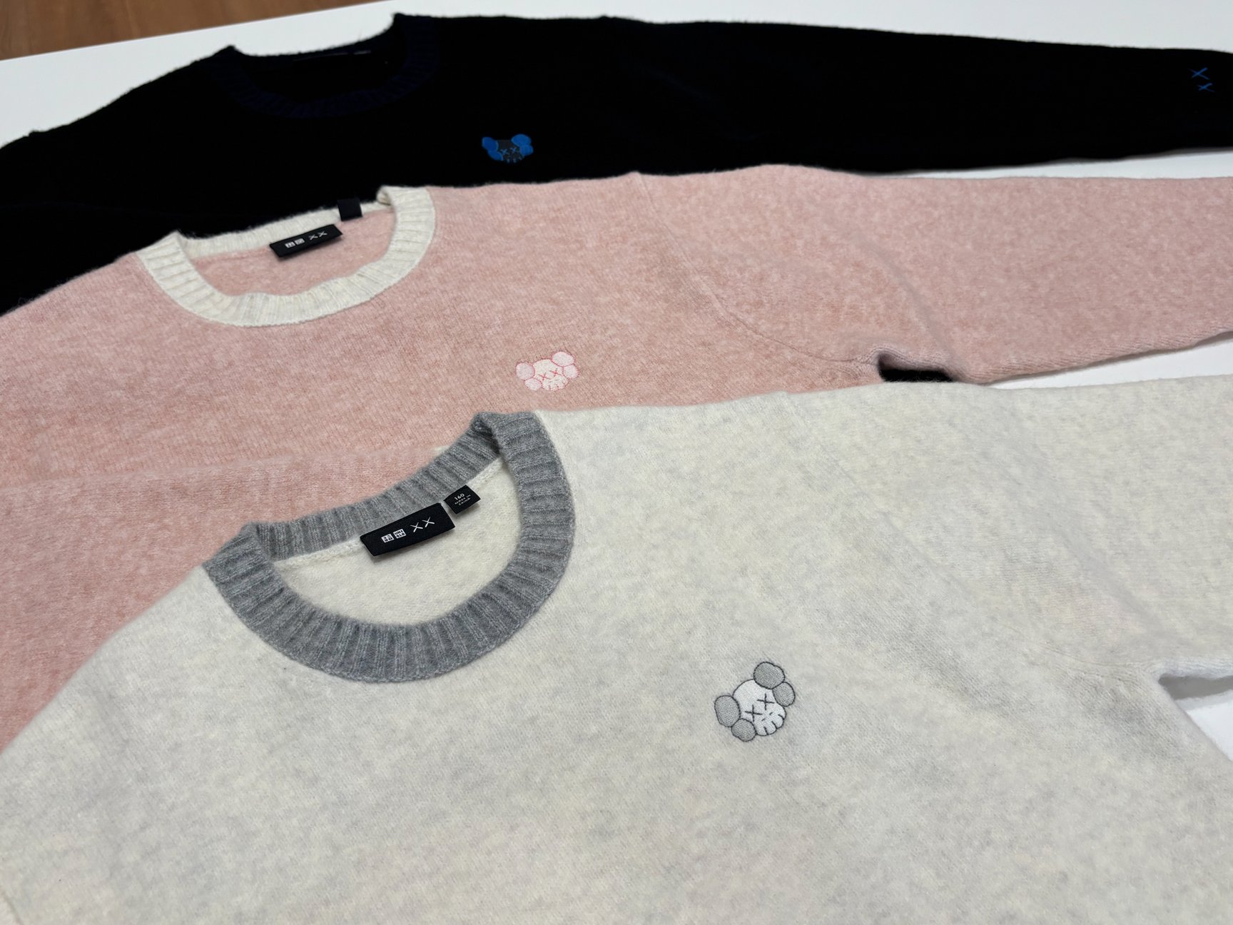 KAWSが登壇したユニクロの説明会画像