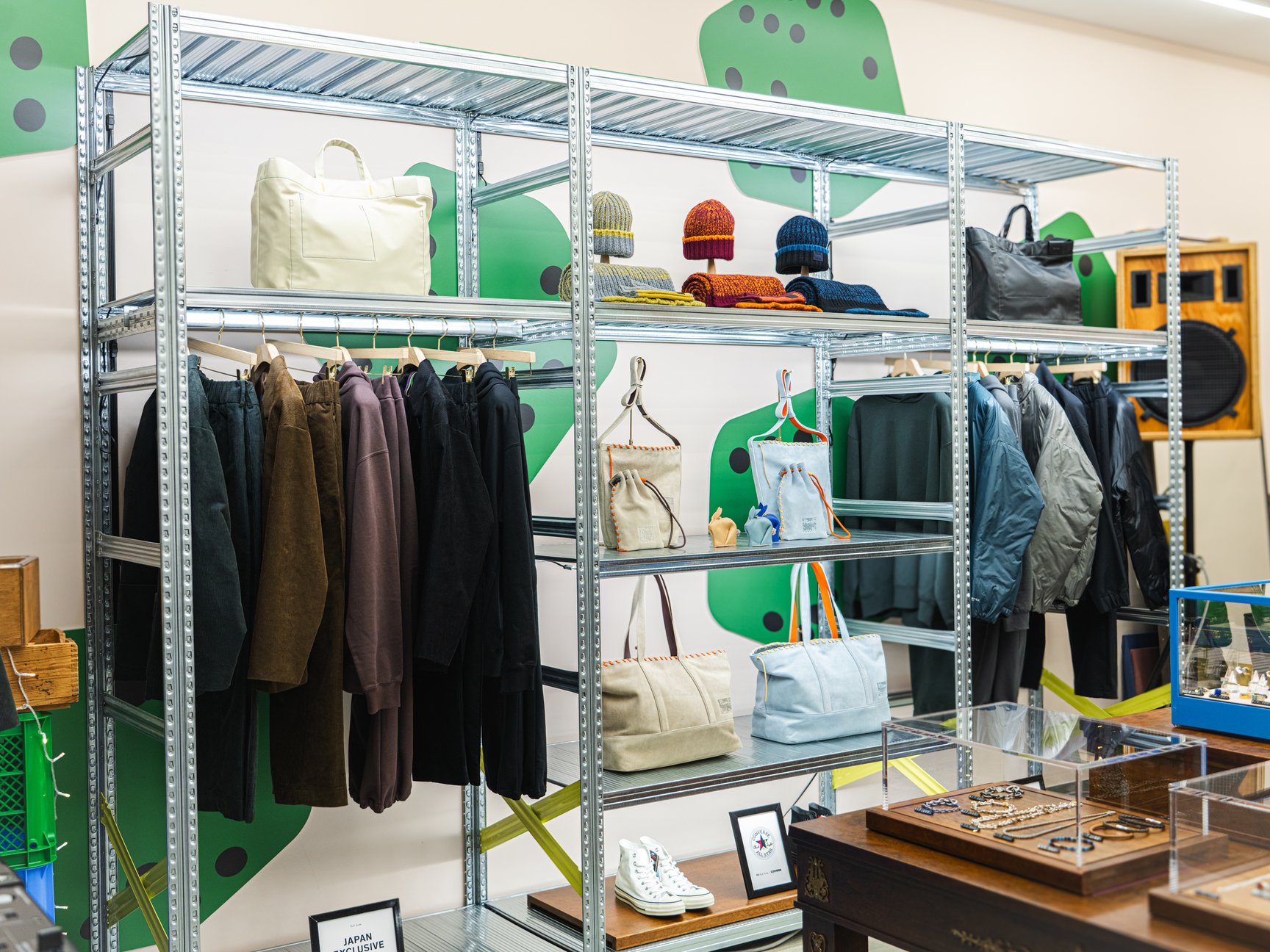 ダイスのグラフィックをあしらった壁面