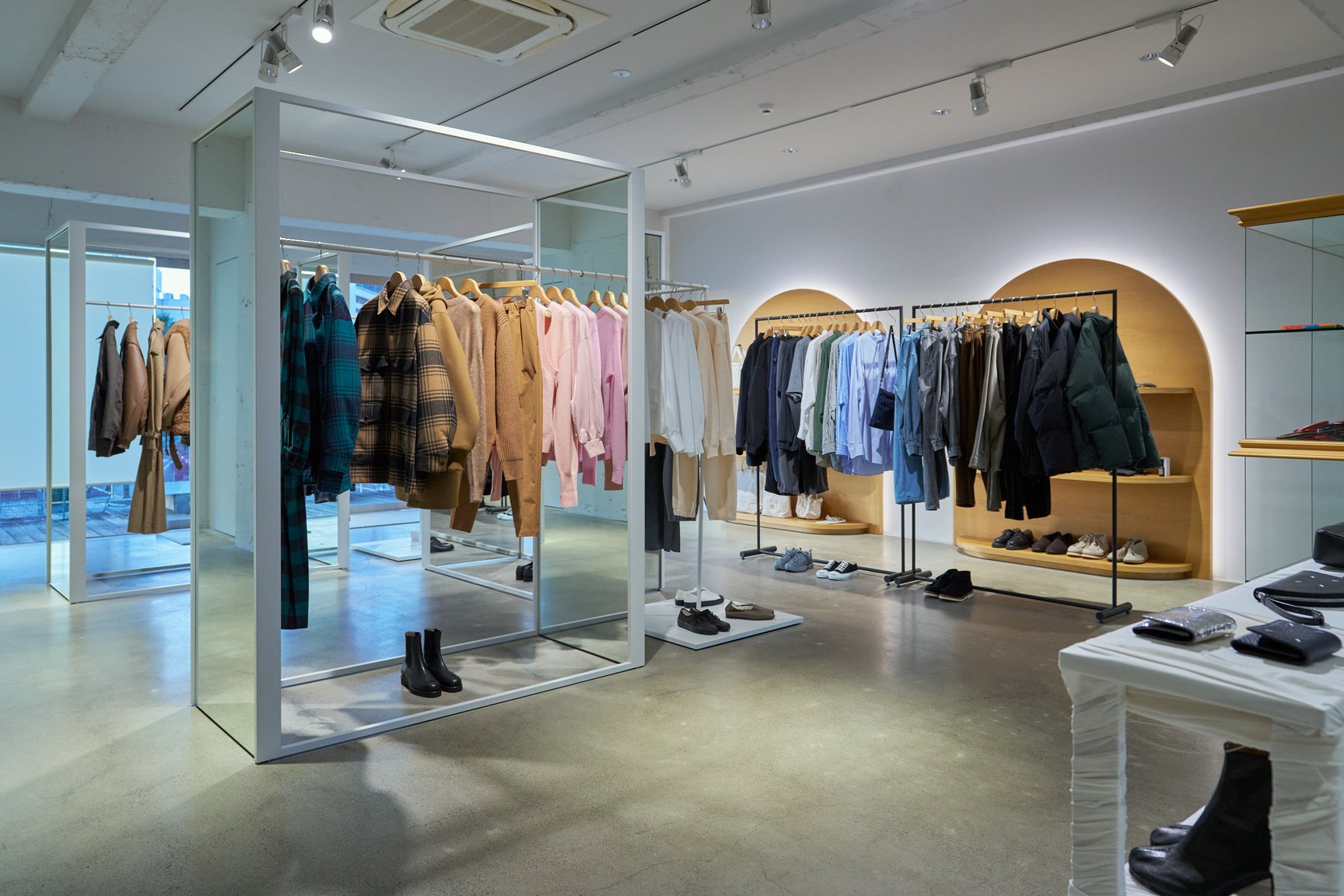 エスティーカンパニーの外観や内観画像