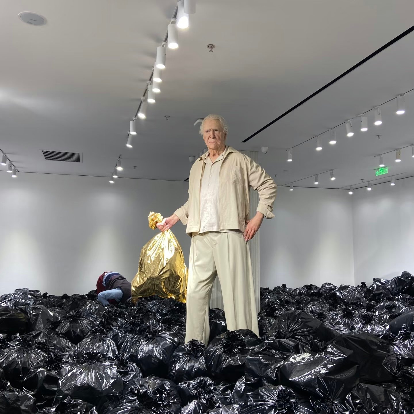 ジェントルモンスター店内