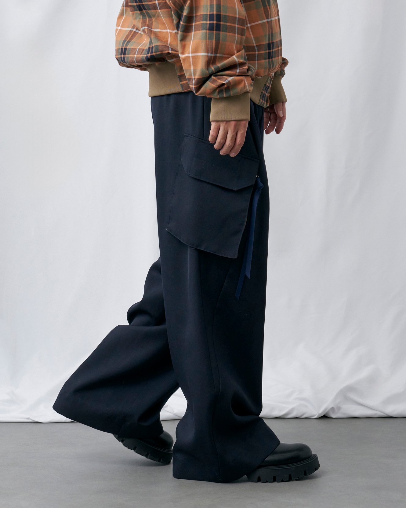 タムのワイドスラックス