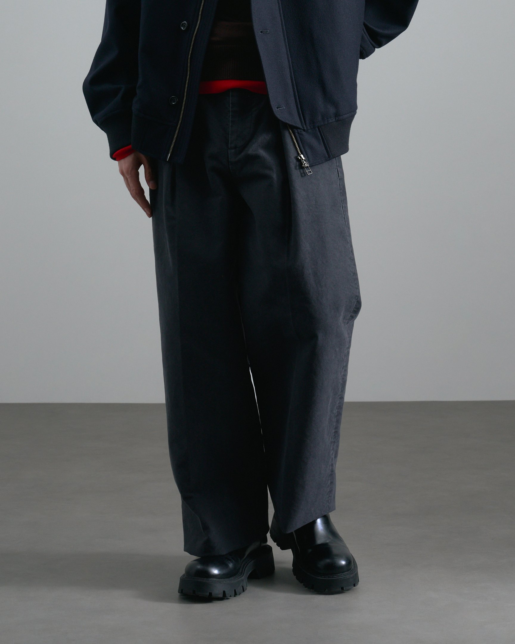 ウジョーのジャケットを着たモデル