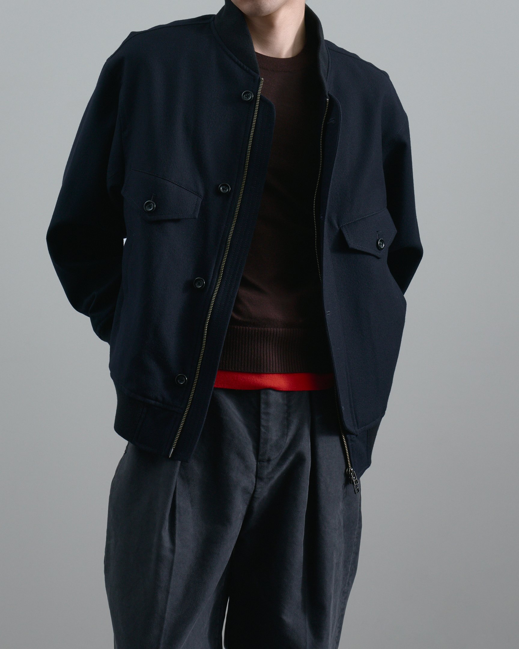 ウジョーのジャケットを着たモデル