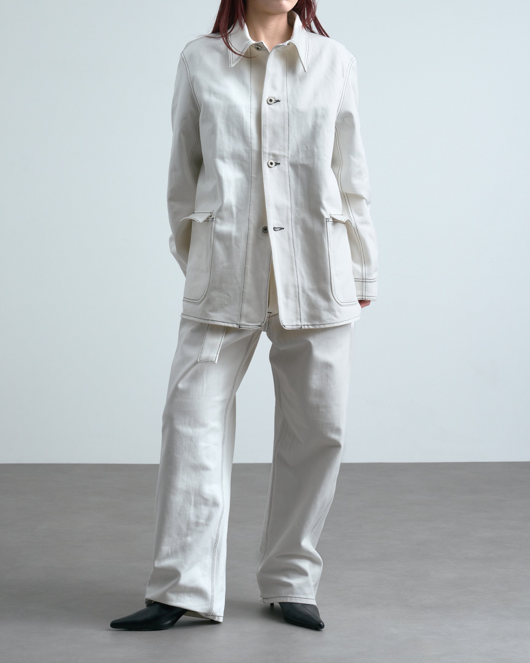 シーオールのセットアップを着たモデル