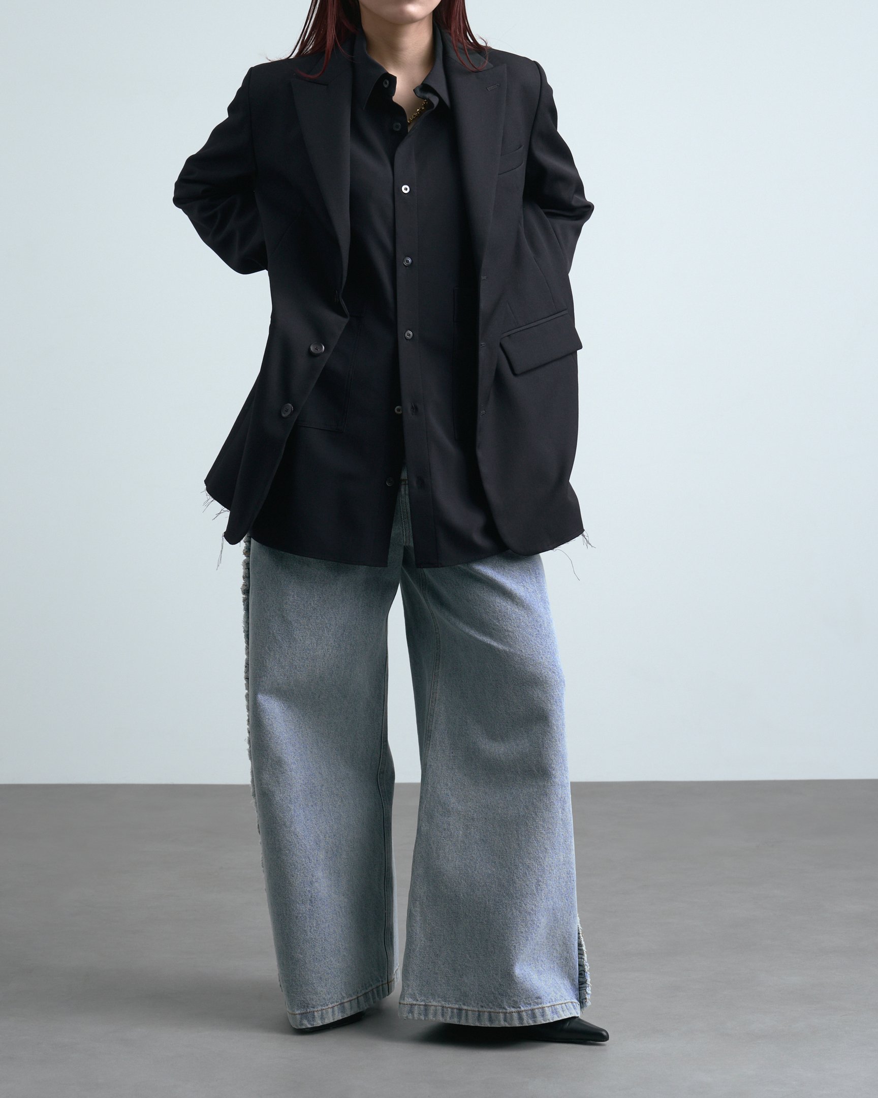 ウジョーのジャケットを着たモデル