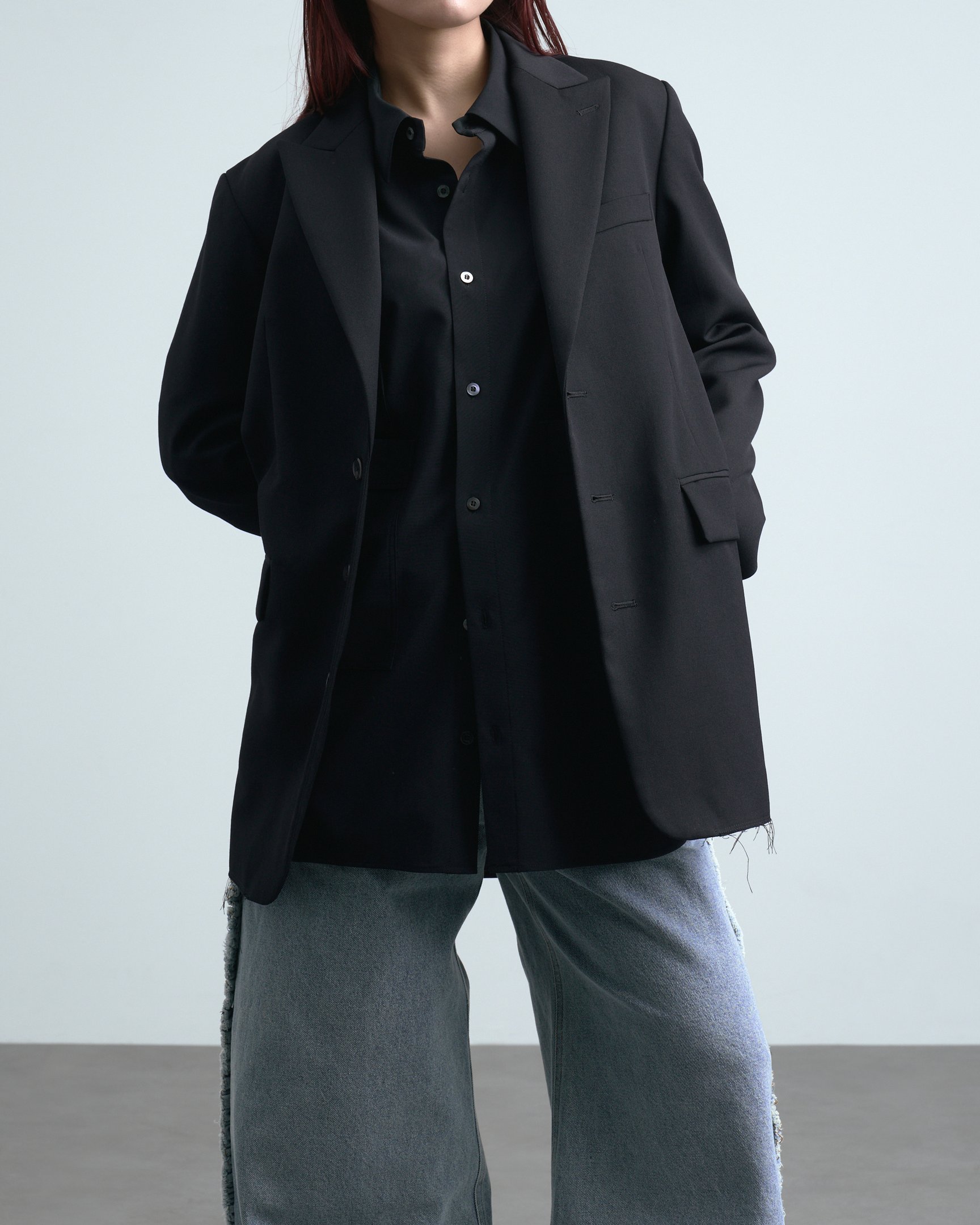 ウジョーのジャケットを着たモデル