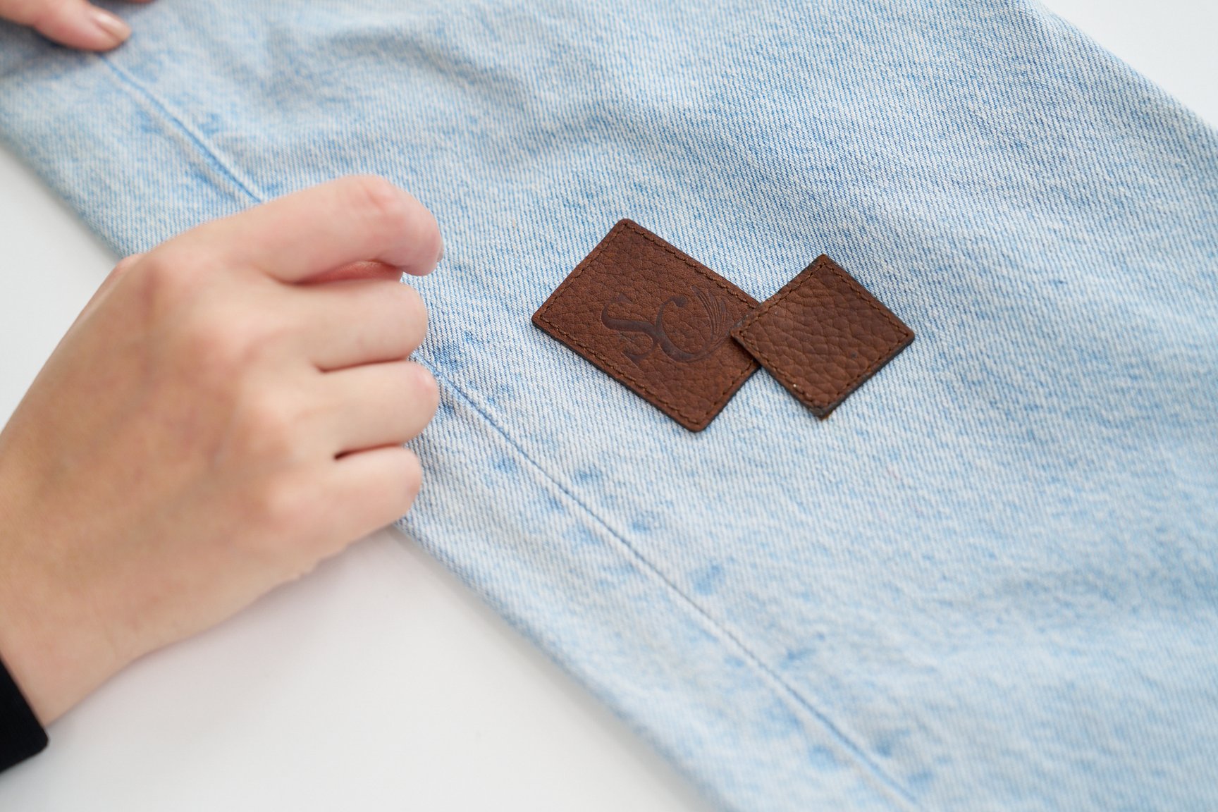 Stefan Cookeのデニムパンツ