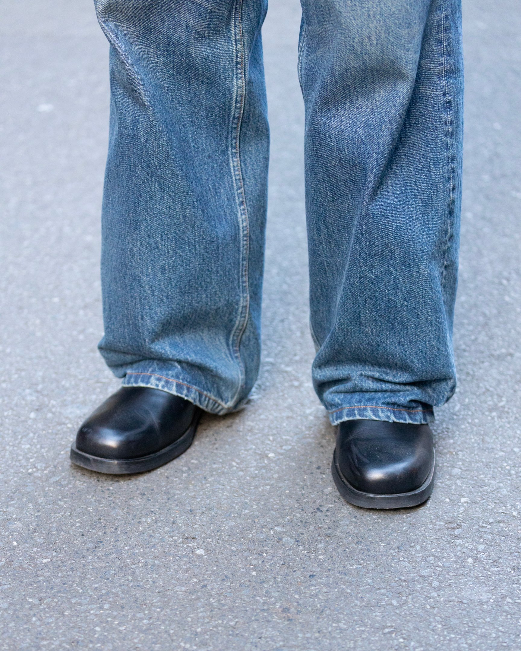 タムのブルゾンを着たモデル