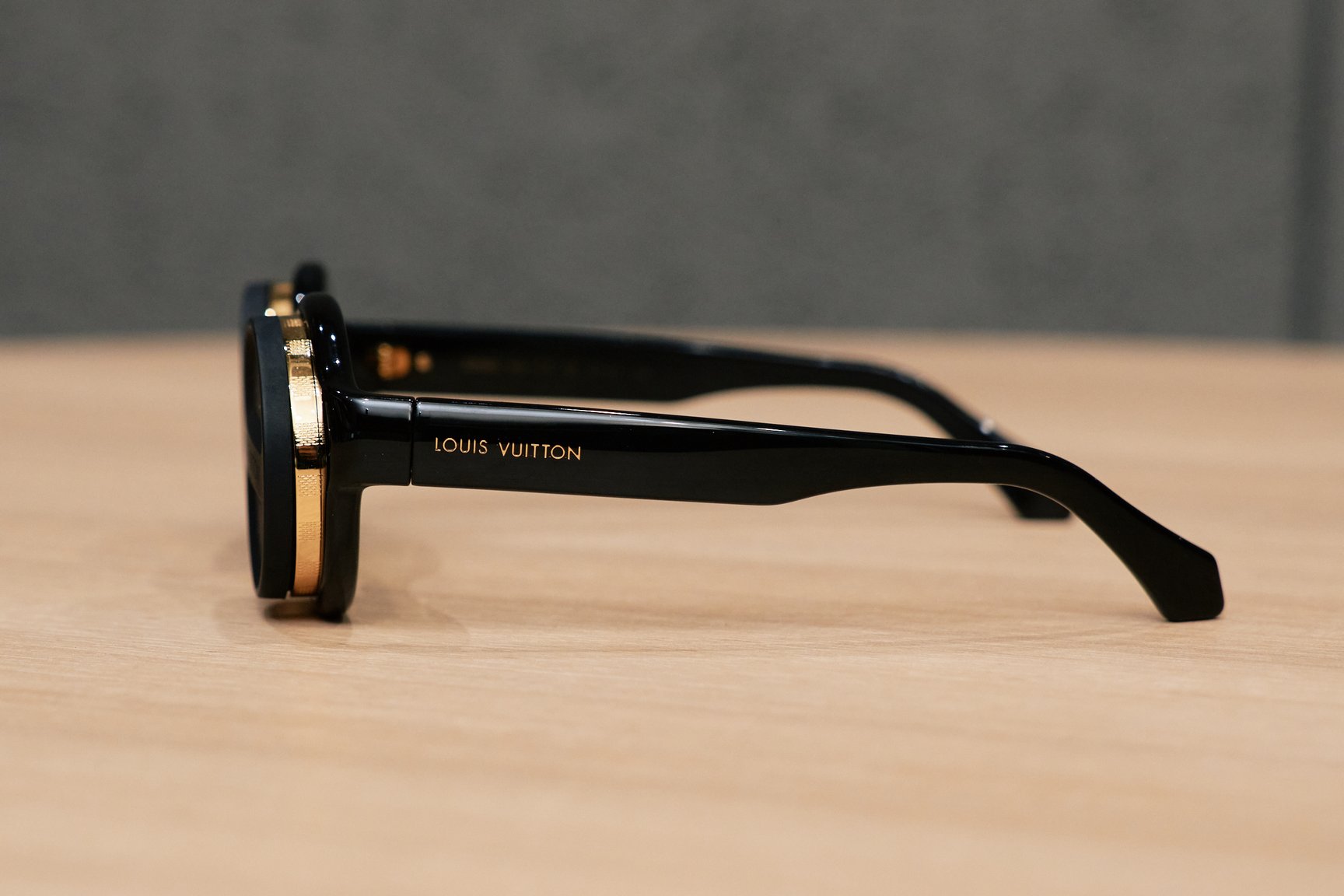 LOUIS VUITTON LV スーパーヴィジョン･ラウンド