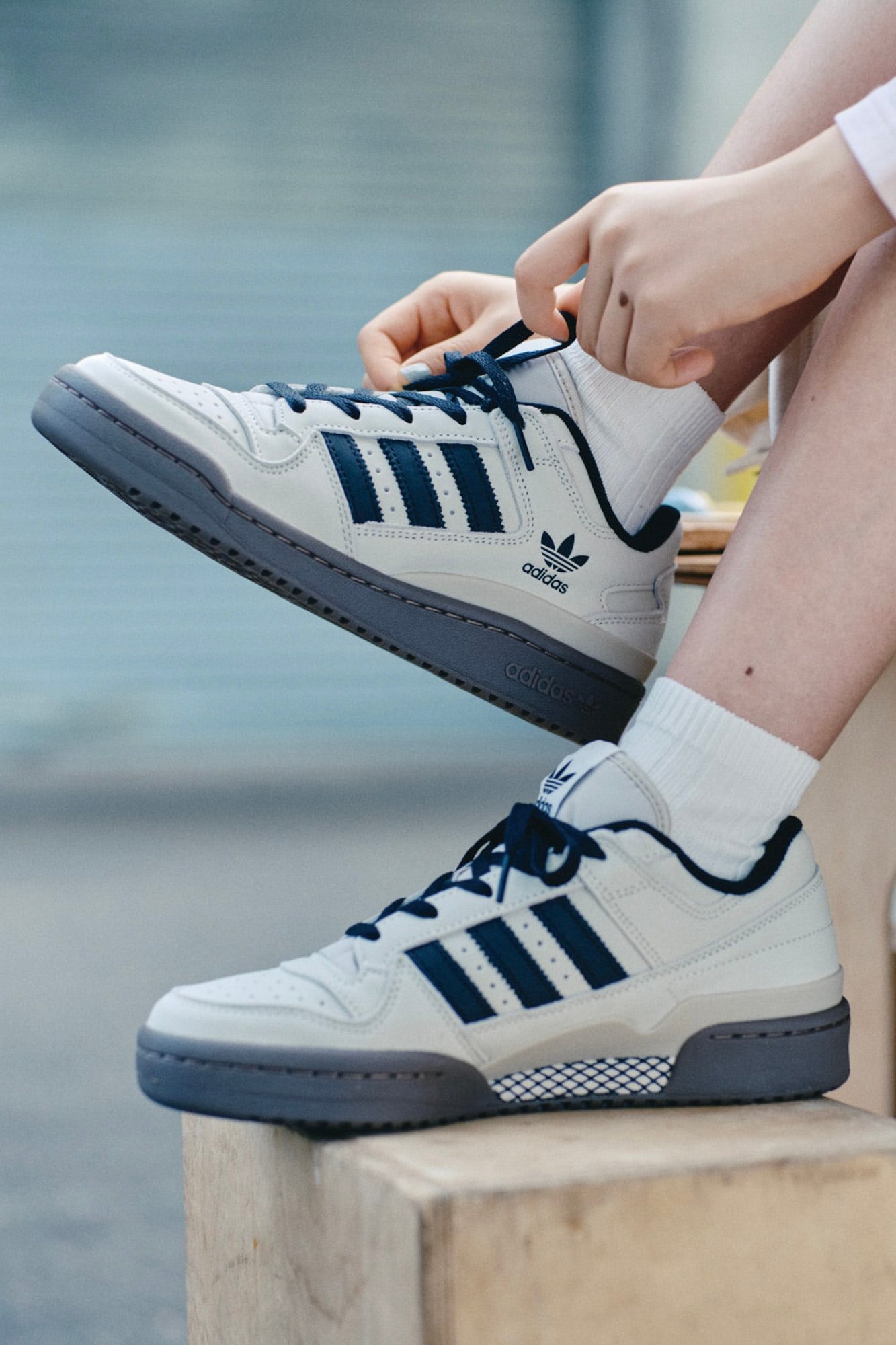 白いスニーカー