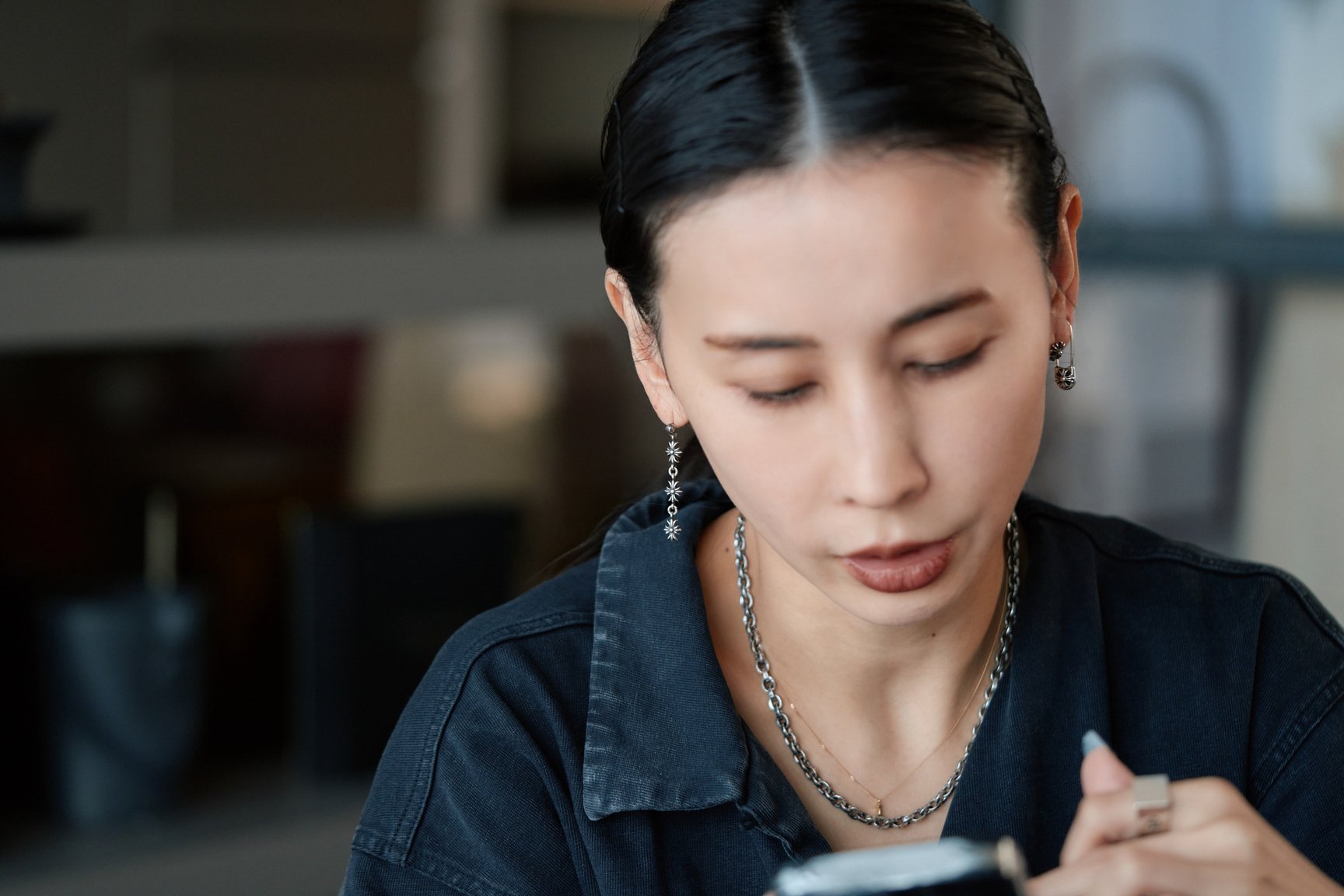 クロムハーツのジュエリーの着用画像