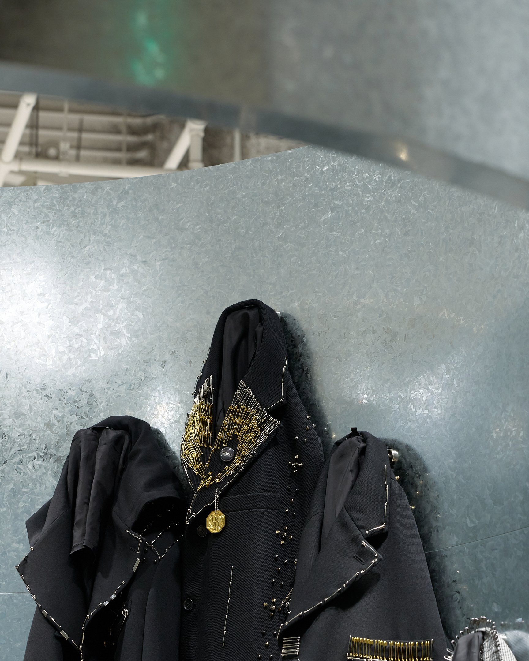 トレーディング ミュージアム コム デ ギャルソンとバジョウのコラボコレクション