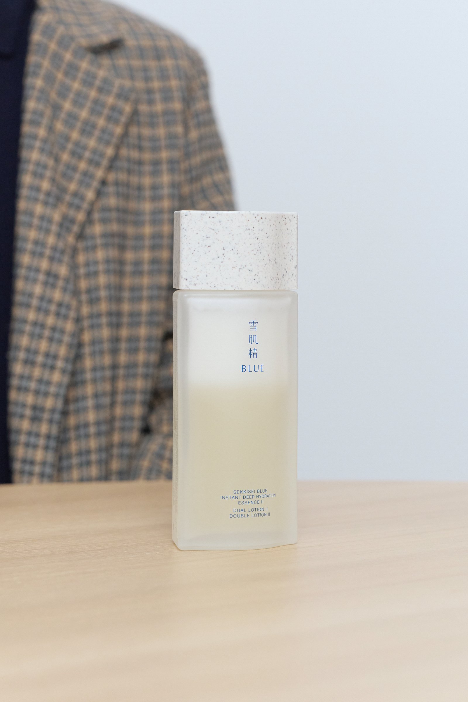 雪肌精 BLUE「ディープ ハイドレイティング エッセンス リキッド Ⅱ」