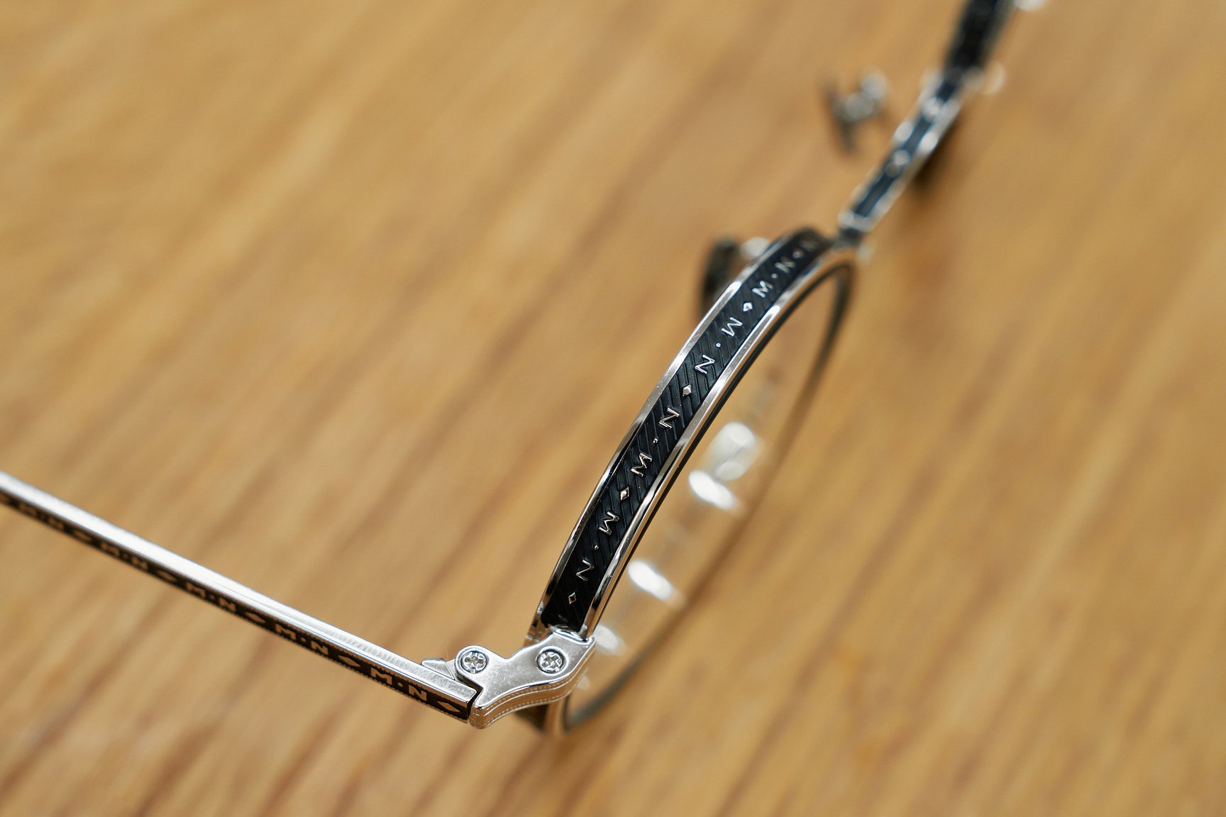 マツダの眼鏡画像