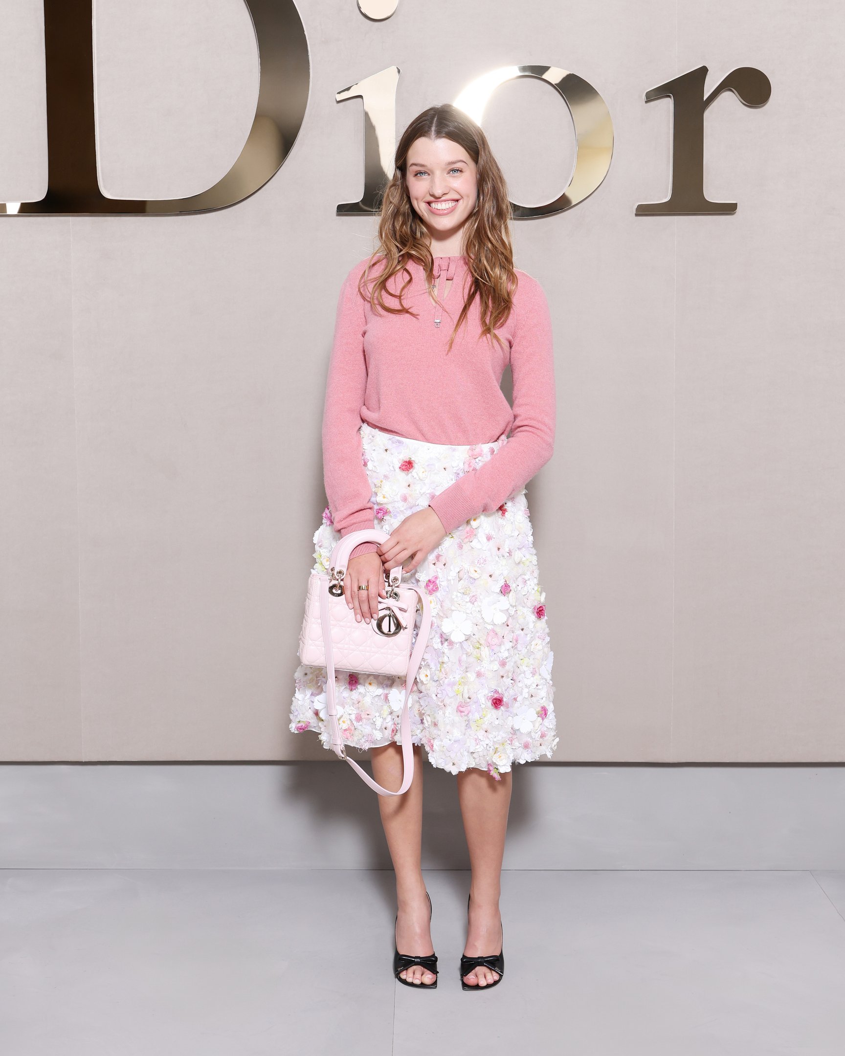 ディオールの2026年春夏コレクションを着用したEver Anderson