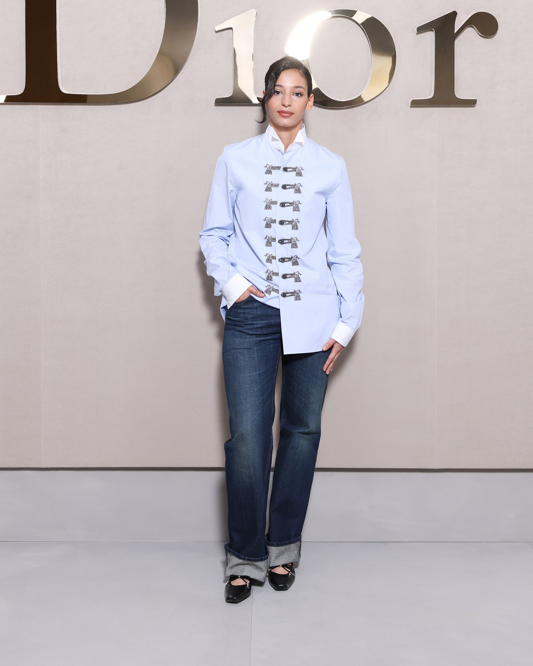 ディオールの2026年春夏コレクションを着用したNadia Melliti