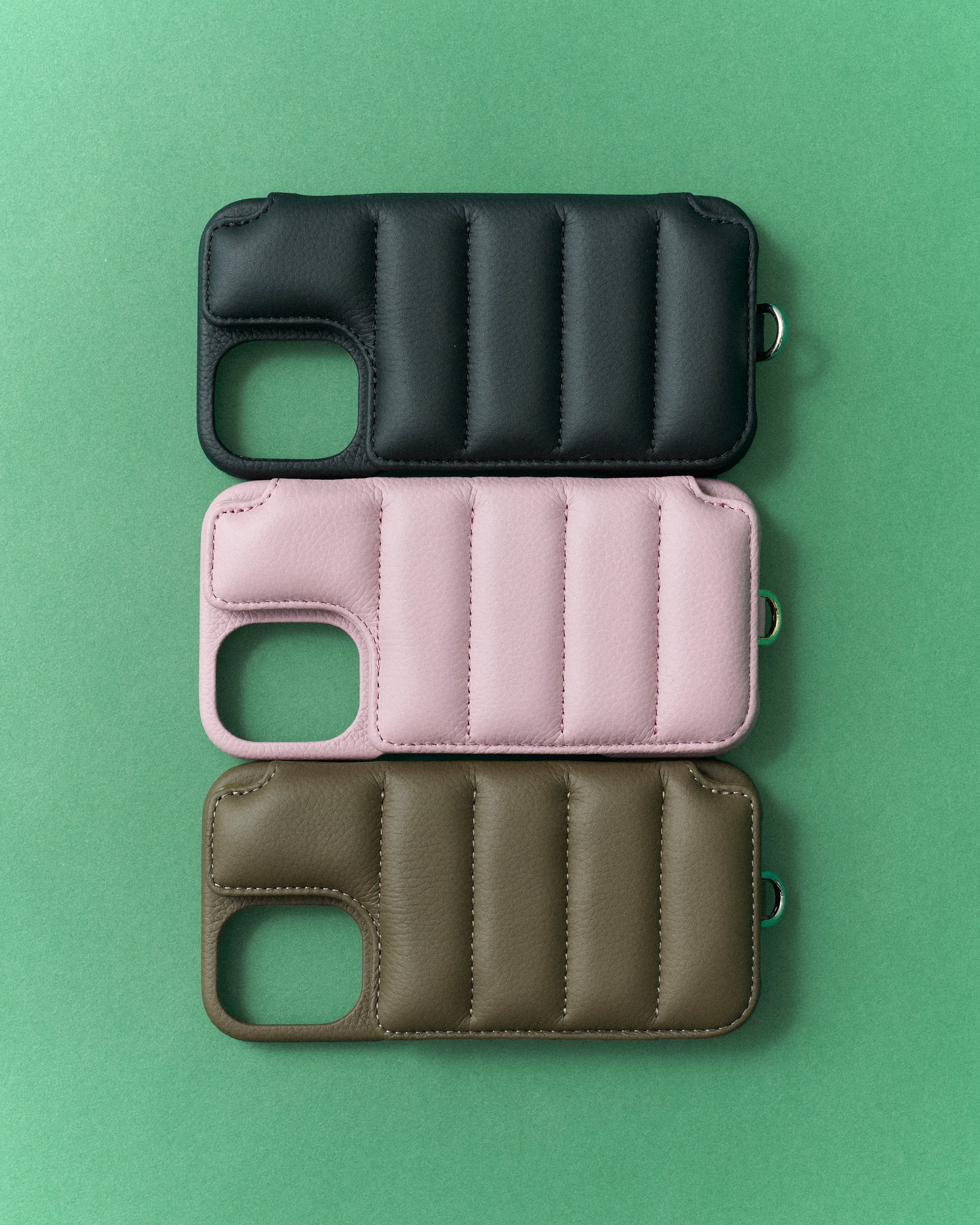 並べられたアイフォンケース