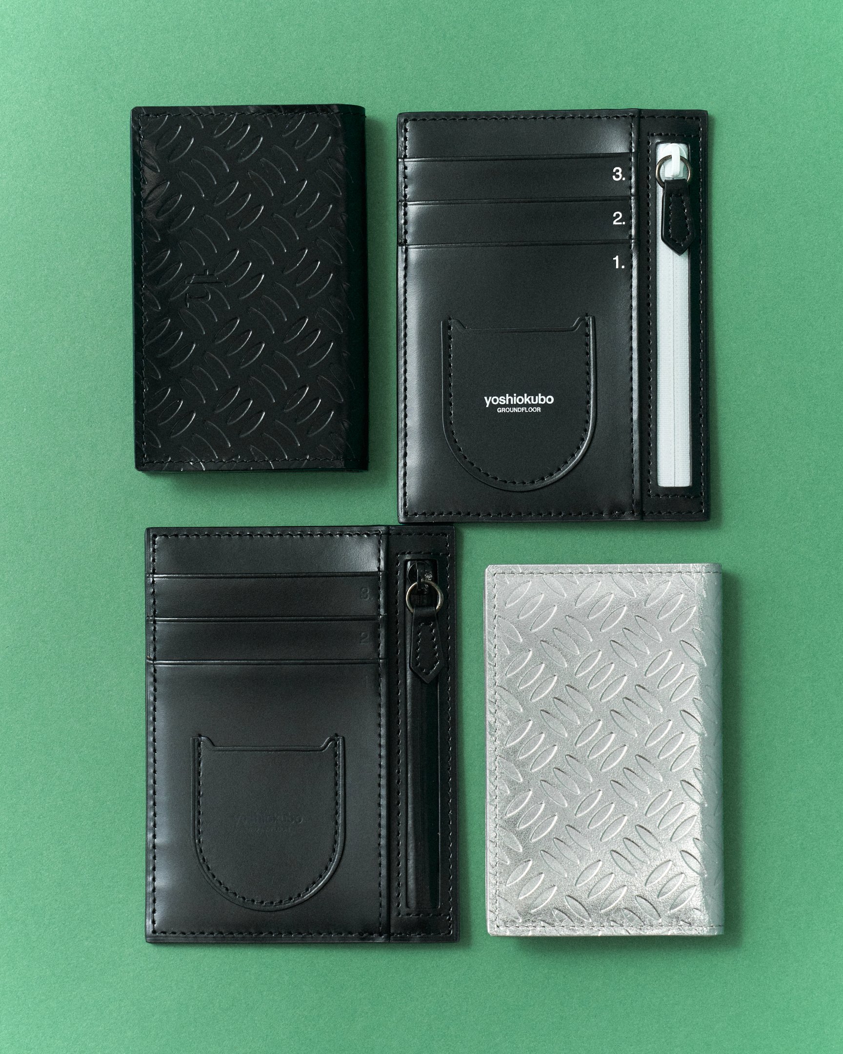 並べられたカードケース