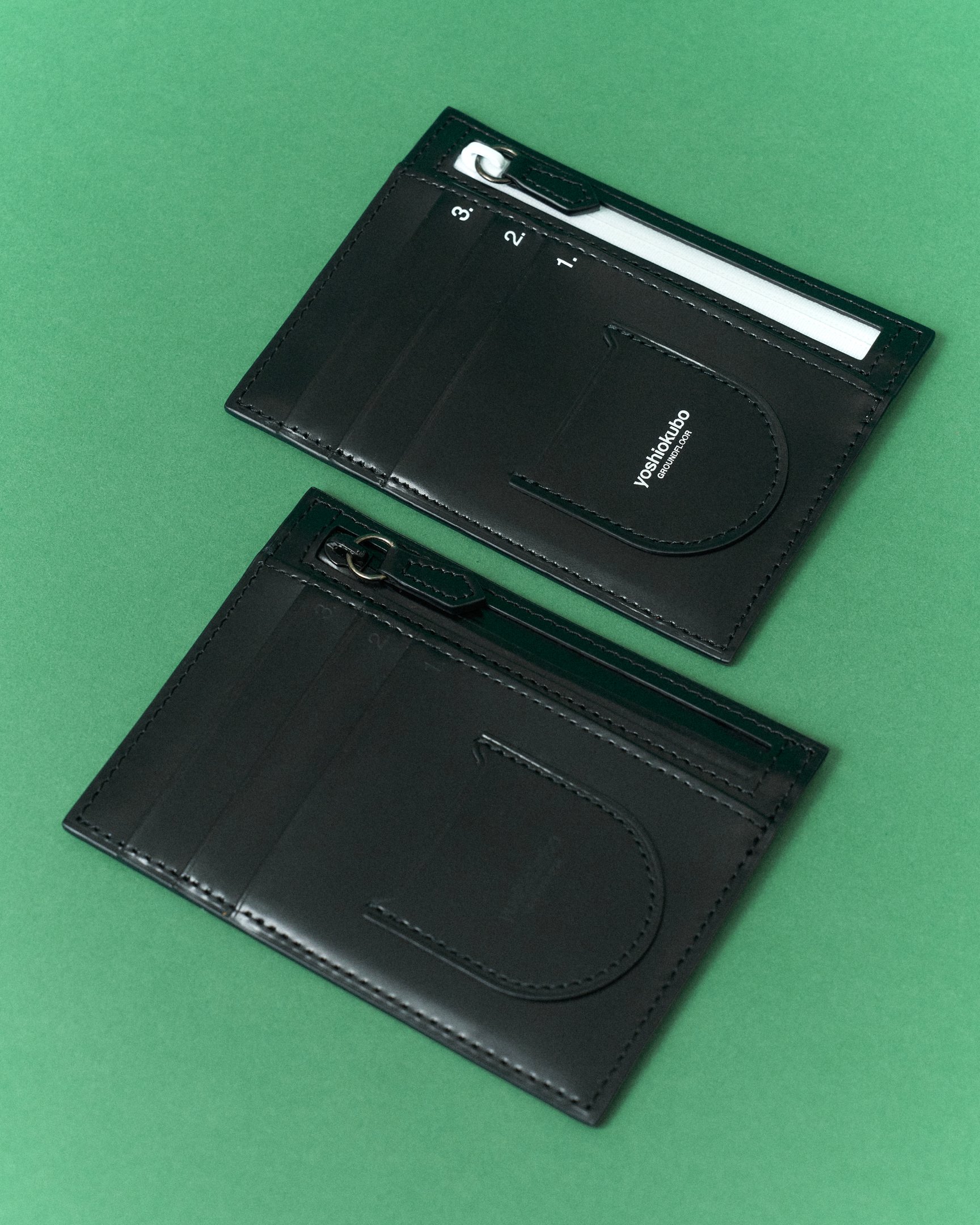 並べられたカードケース