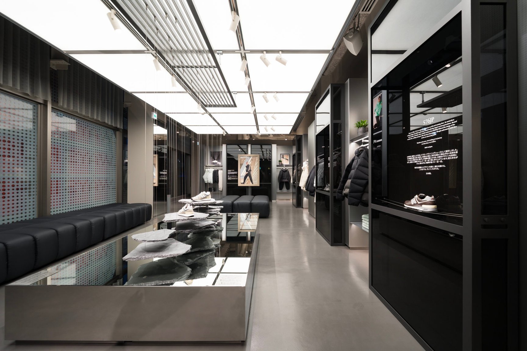 ニューバランス原宿の店内