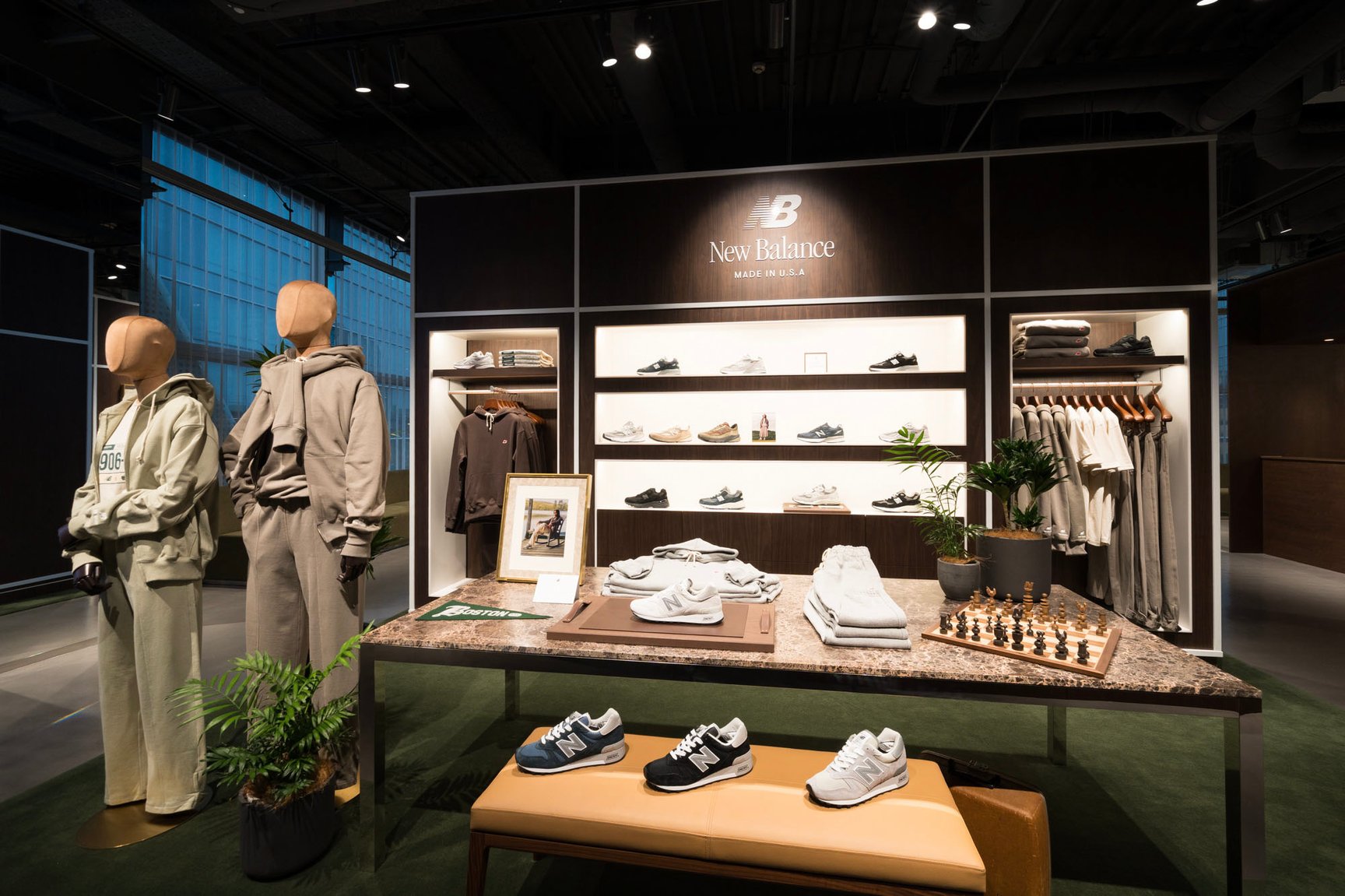 ニューバランス原宿の店内