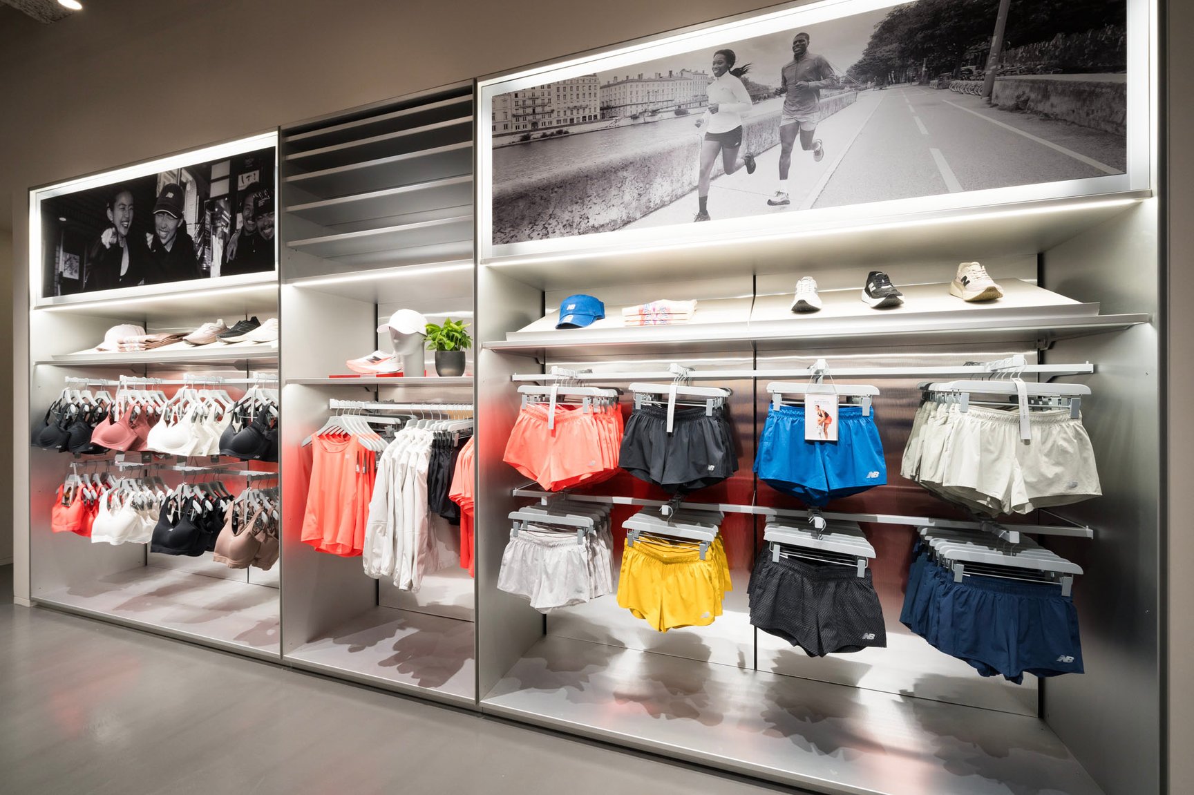 ニューバランス原宿の店内