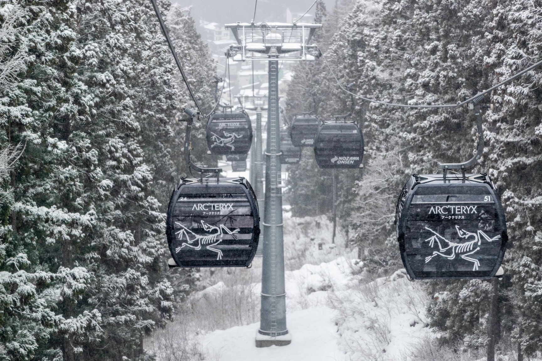 野沢温泉スキー場のゴンドラや村内バスの画像