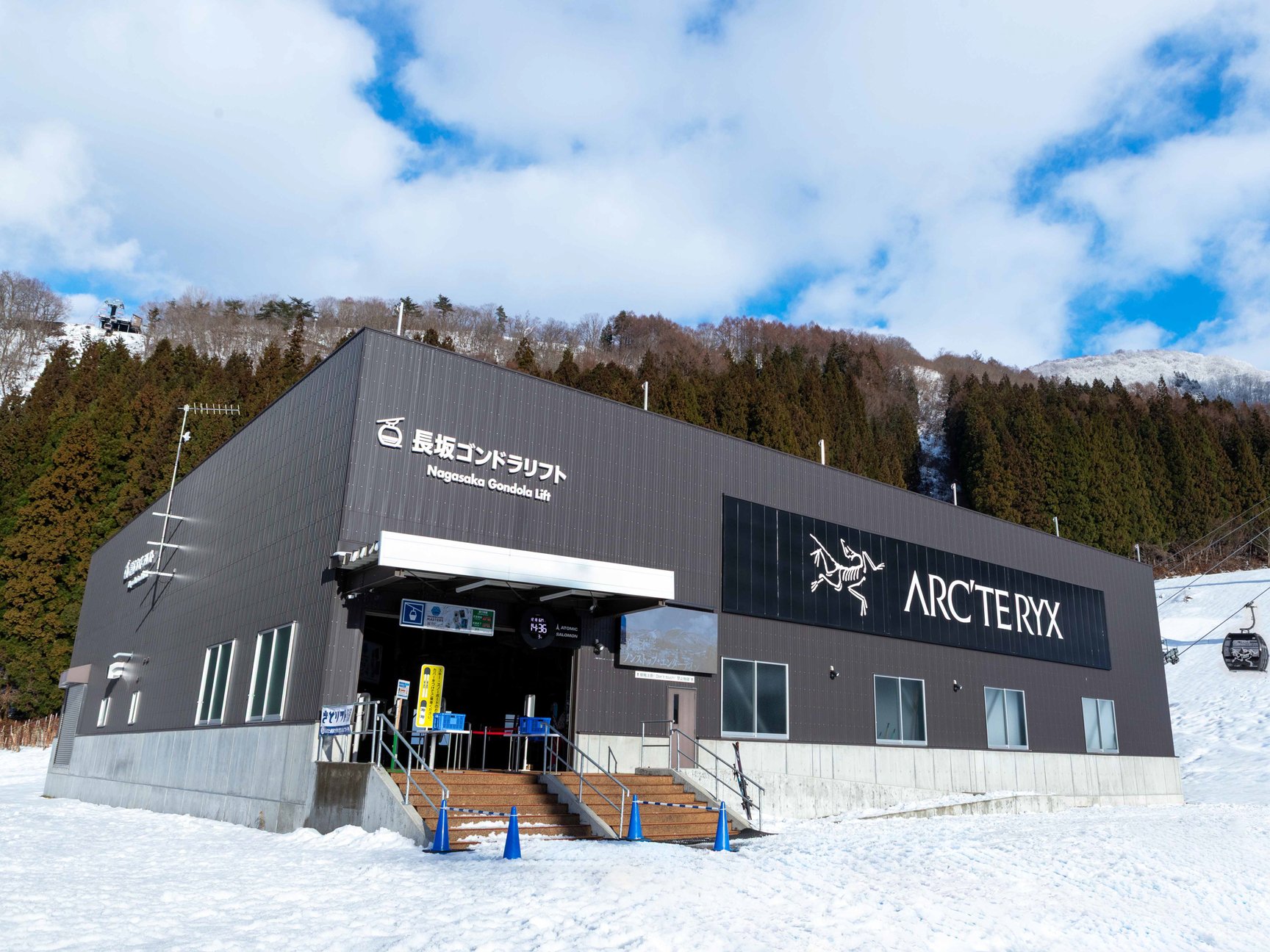 野沢温泉スキー場のゴンドラや村内バスの画像