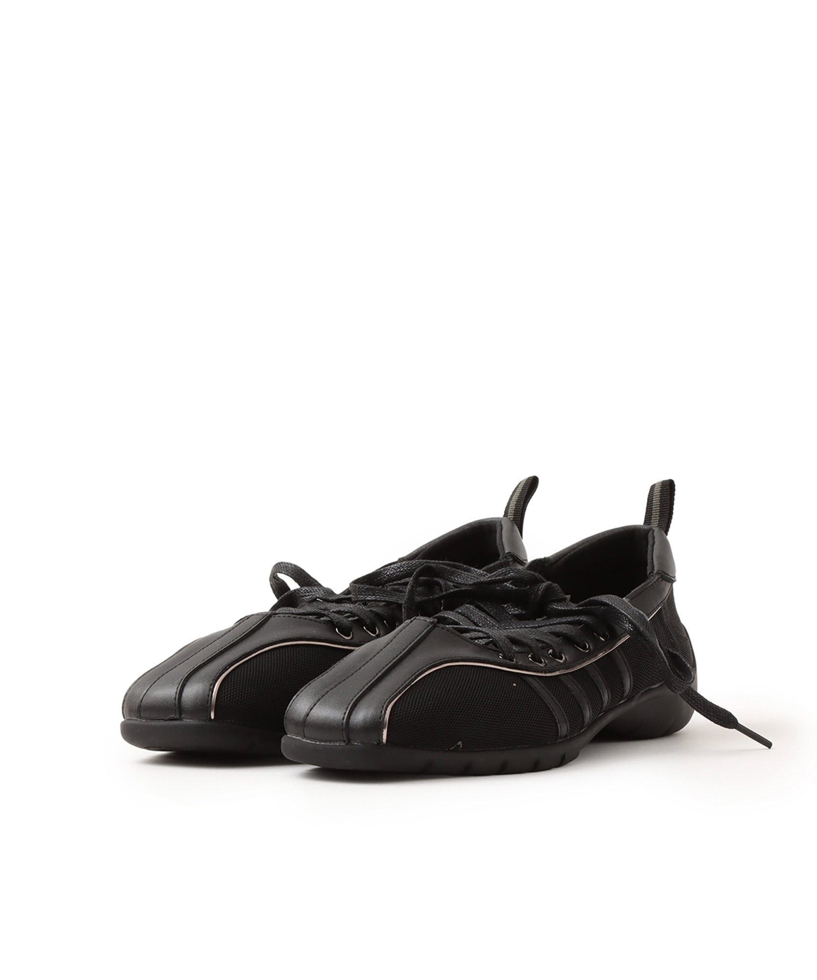 �\������`��