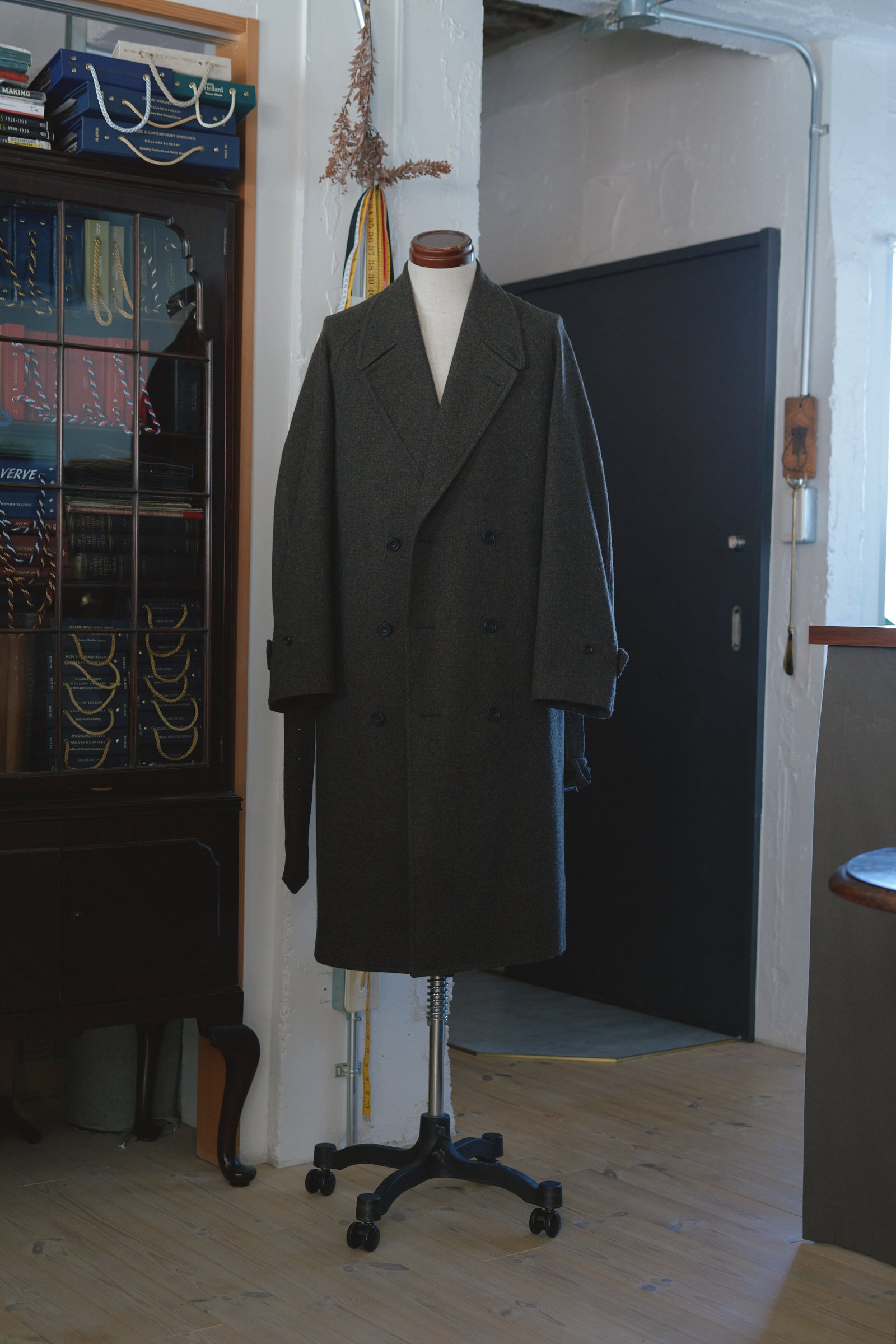 里和慶一のSeihcraのコート