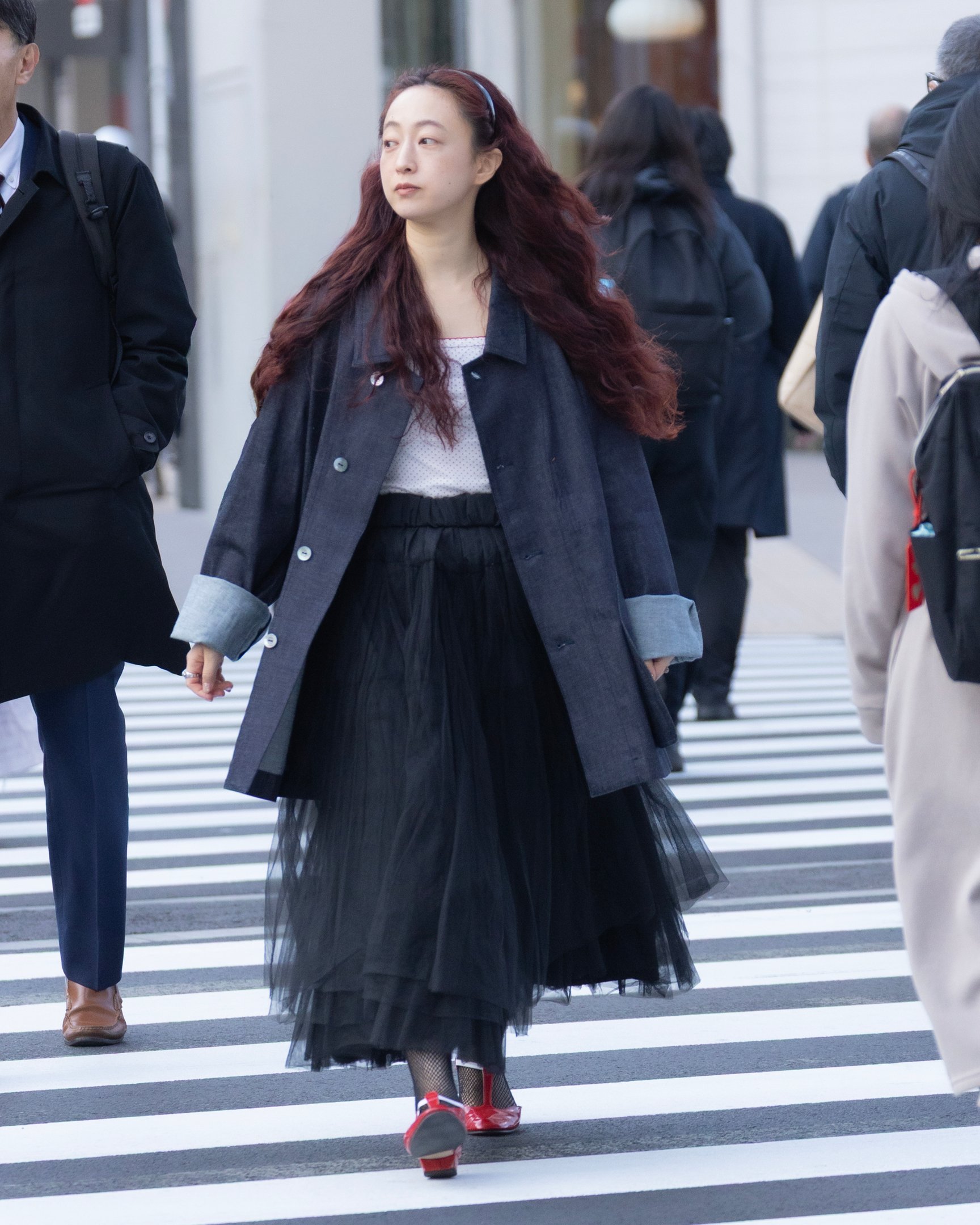 イレニサのジャケットを着たモデル