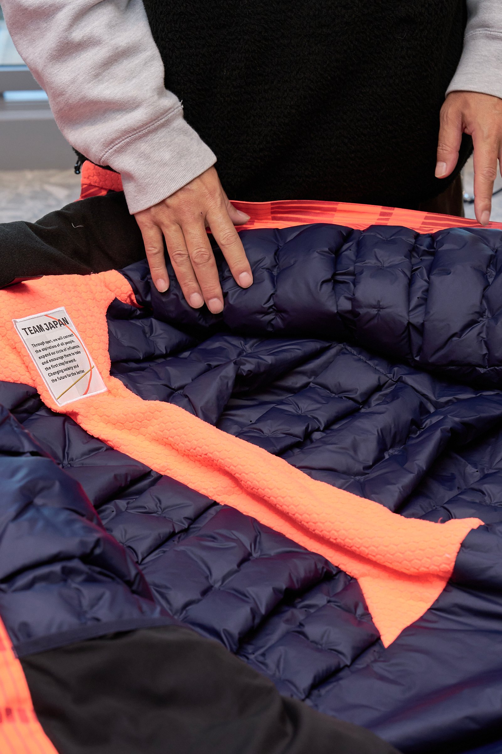 ミラノ・コルティナオリンピックの日本選手団の屋外用公式ウェア