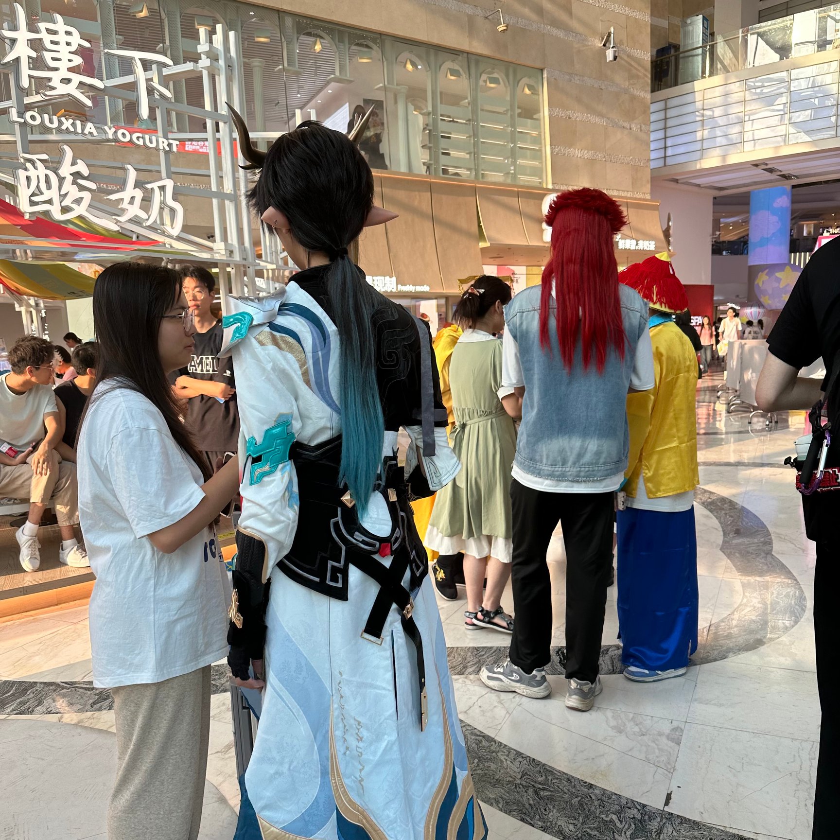 コスプレイヤー