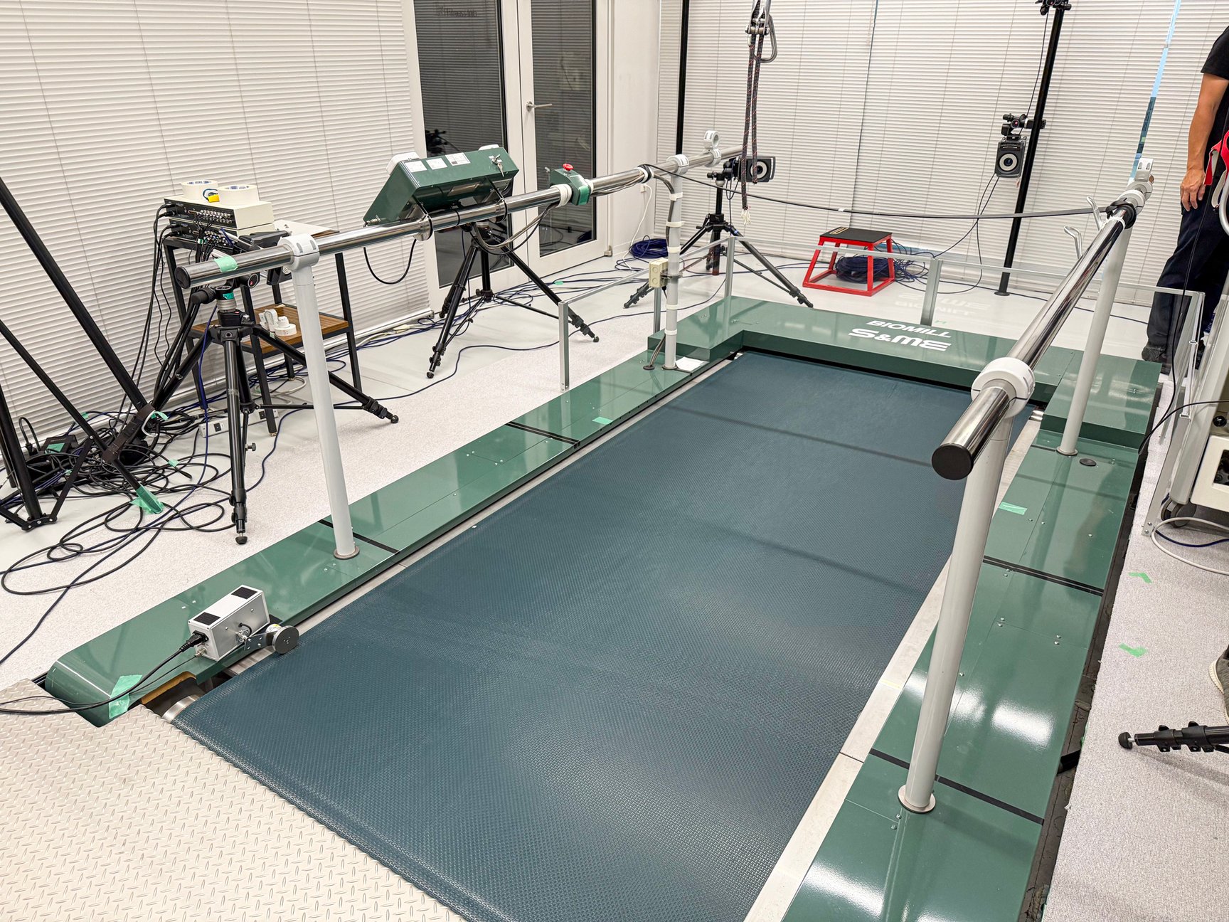 神戸にあるアシックスのスポーツ工学研究所の画像