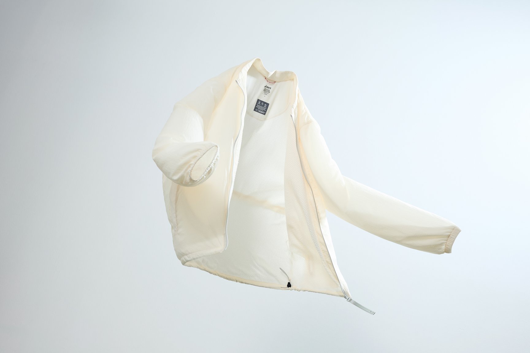 ACTIADAPT搭載ブルゾンの画像